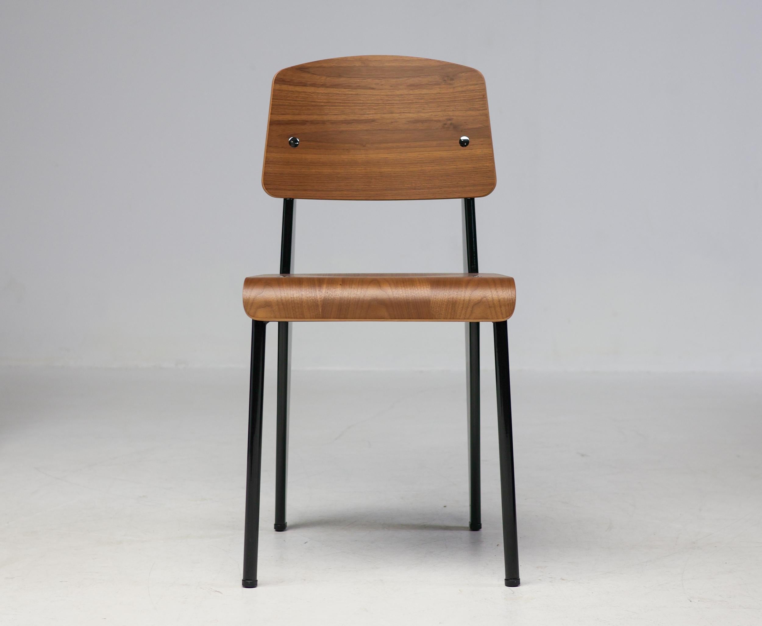 Jean Prouvé Standard Stuhl  im Zustand „Hervorragend“ im Angebot in Dronten, NL