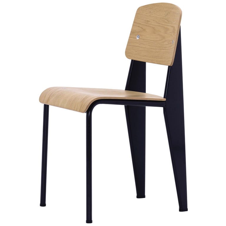 Jean Prouvé Standard Chair in Natural Oak and Black Metal for Vitra For Sale