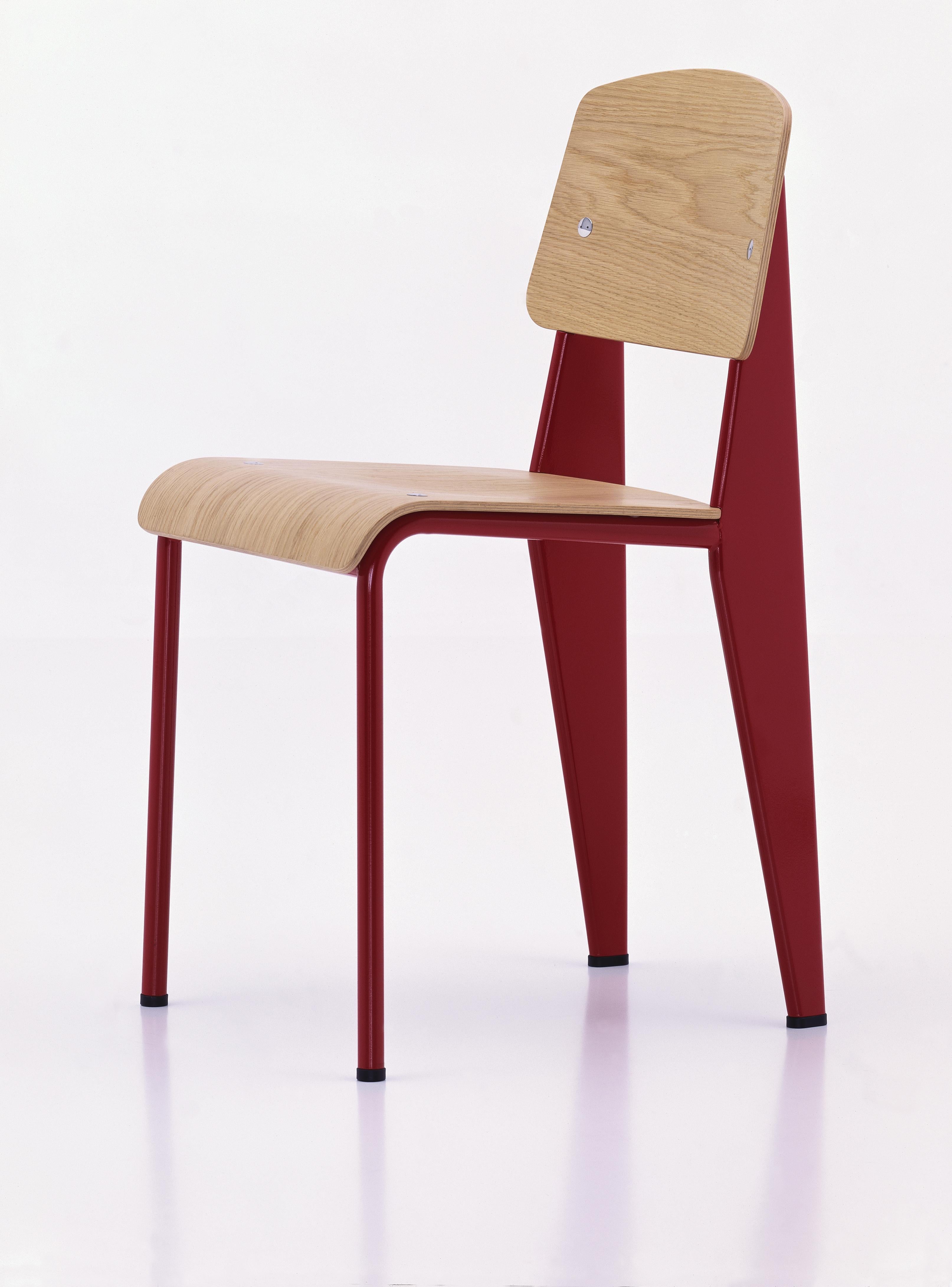 Jean Prouvé Standard Chair aus Eiche Natur und blauem Metall für Vitra (Pulverbeschichtet) im Angebot