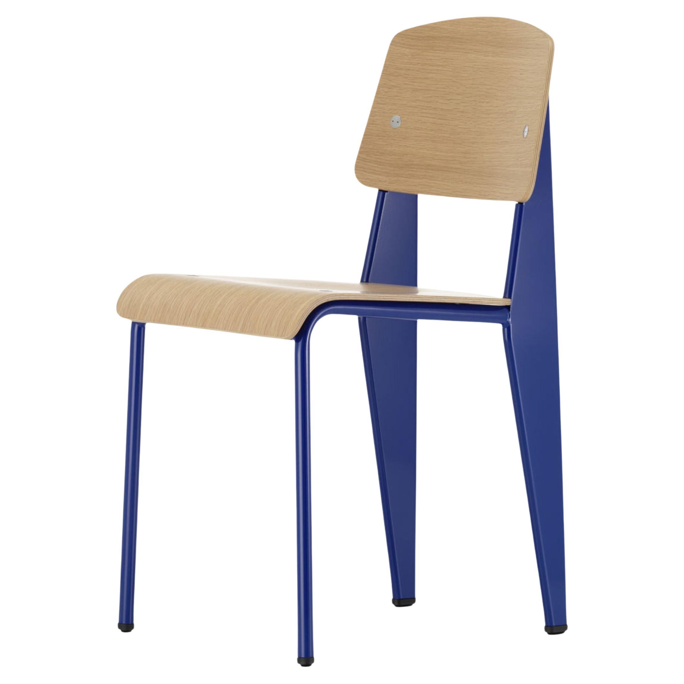 Chaise standard Jean Prouvé en chêne naturel et métal bleu pour Vitra