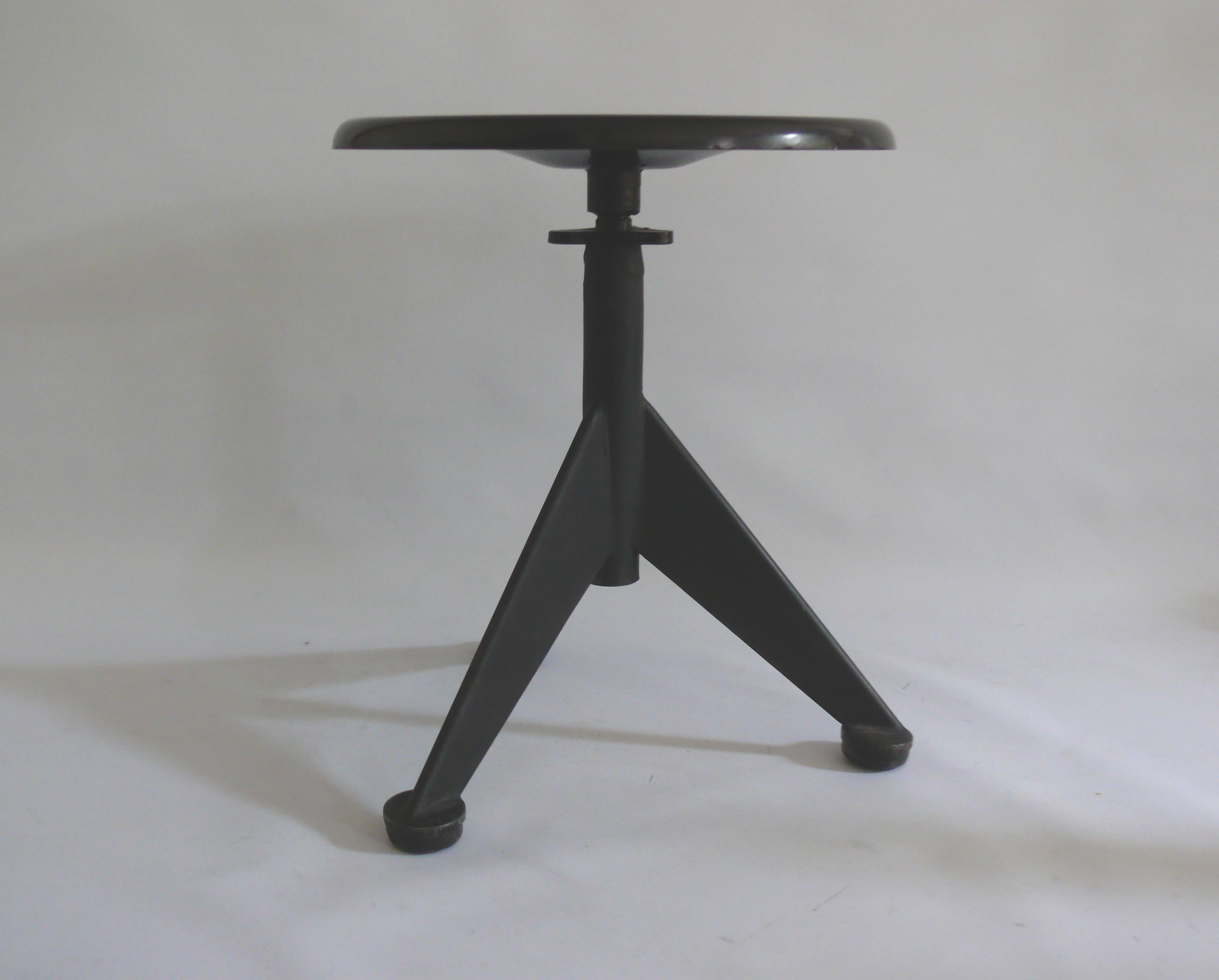 Jean Prouvé stool for AB Obelberg Olsen, Sweden, 1930s Bon état - En vente à Schwerin, MV