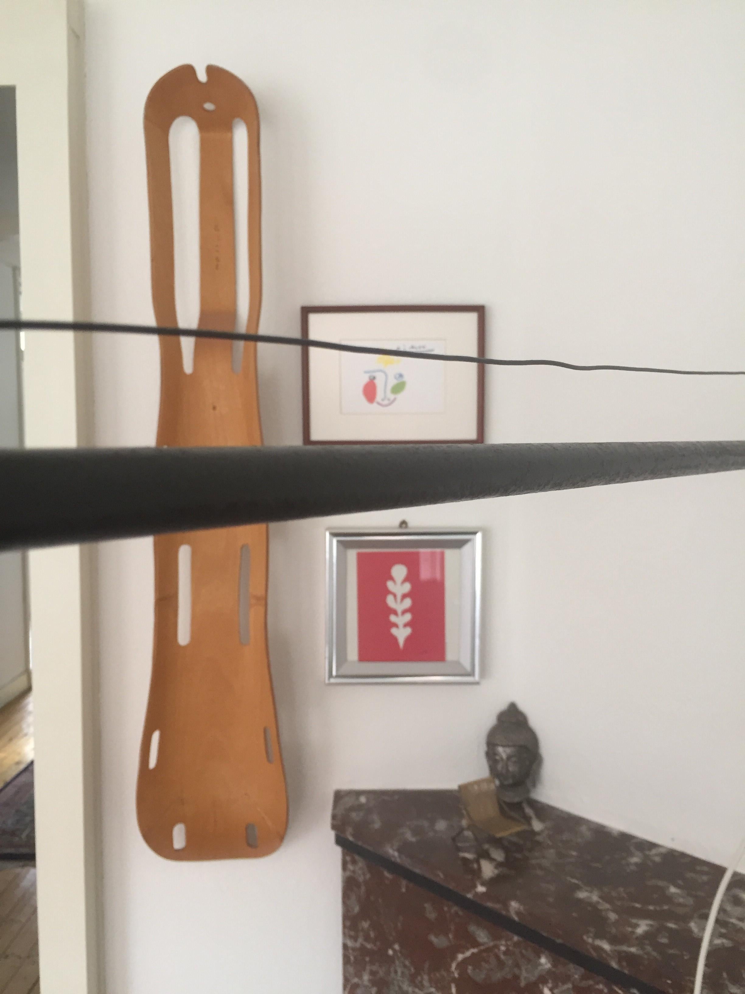 Lámpara de pared Jean Prouvé Swing Jib Lámpara de pared francesa de mediados de siglo, años 50 en venta 4