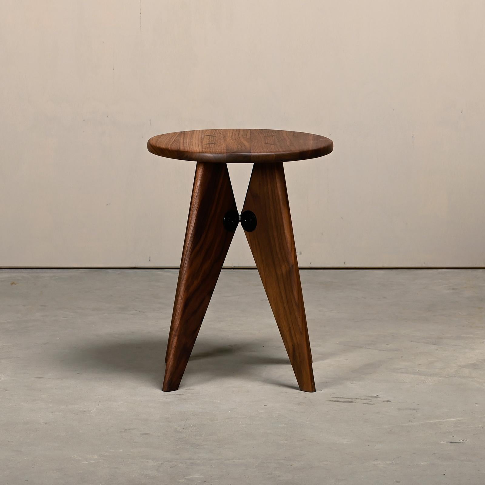 Jean Prouvé Tabouret Solvay / Bois Stool in Solid Natural Walnut by Vitra In Excellent Condition For Sale In Amsterdam, NL