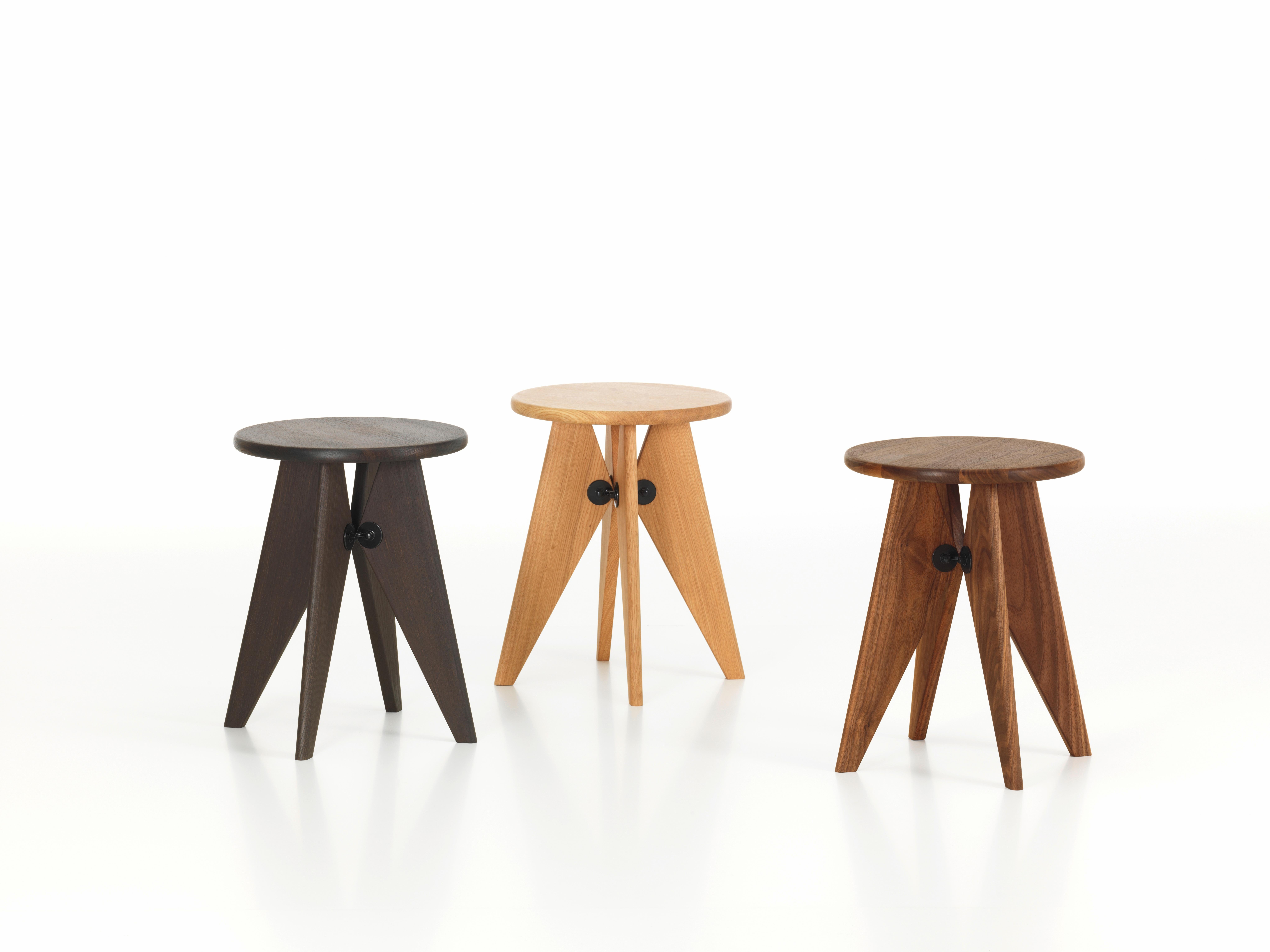 Tabouret Solvay is a simple, robust stool made of solid American walnut (or oak) that reveals the designer’s signature at first glance: its clear structural principles can be found throughout the work of Jean Prouvé. Thanks to the flat, even surface
