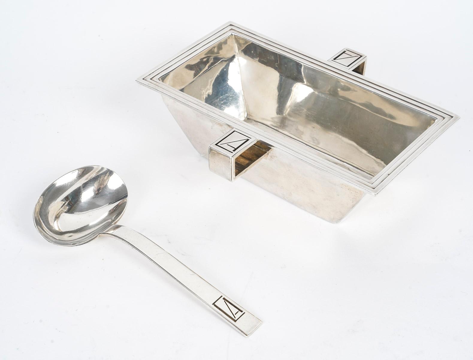 Jean PUIFORCAT (1897-1945) Rectangular Silver Sauceboat And Spoon Minerve  For Sale 6