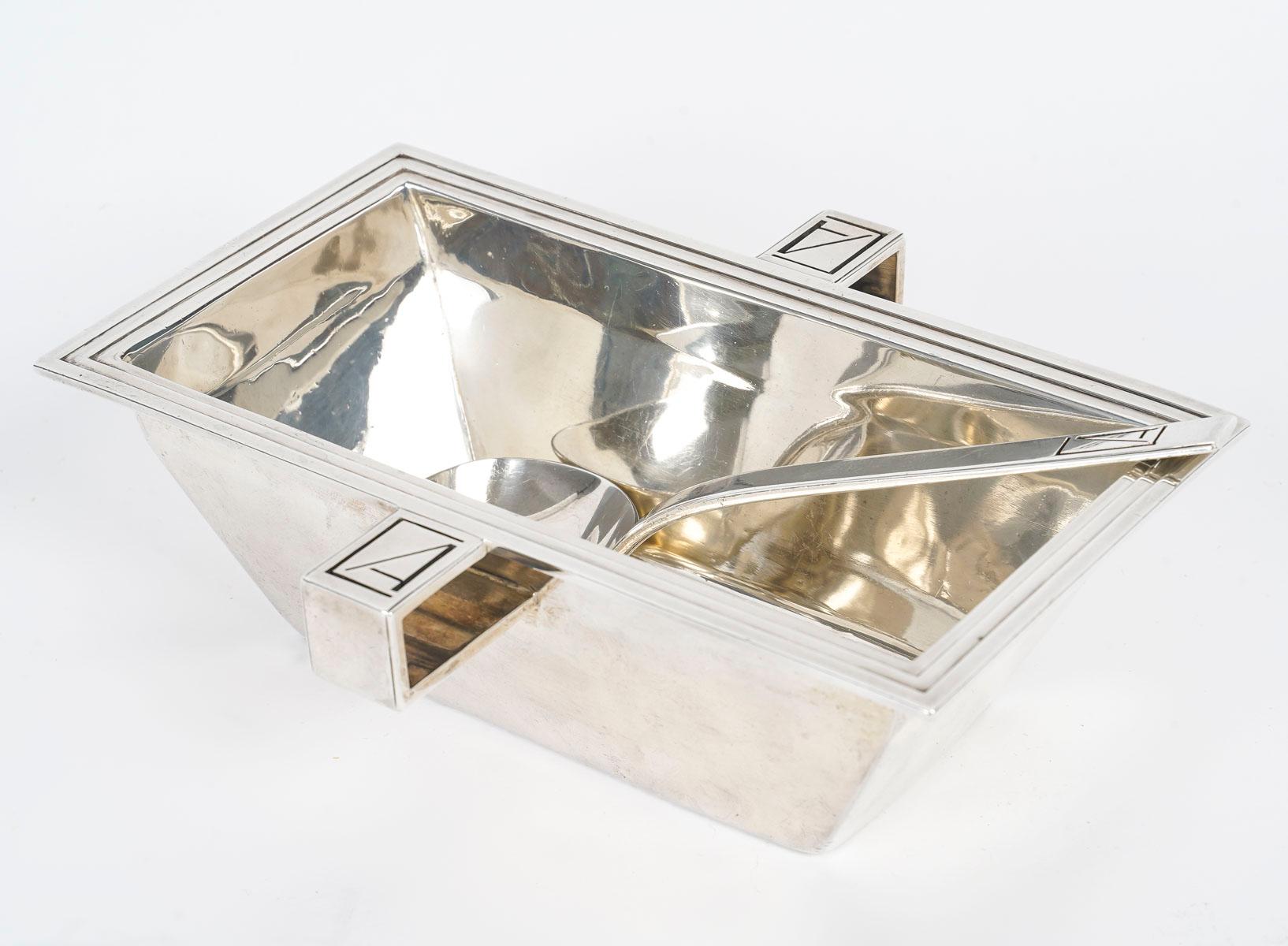 Jean PUIFORCAT (1897-1945) Rectangular Silver Sauceboat And Spoon Minerve  For Sale 8