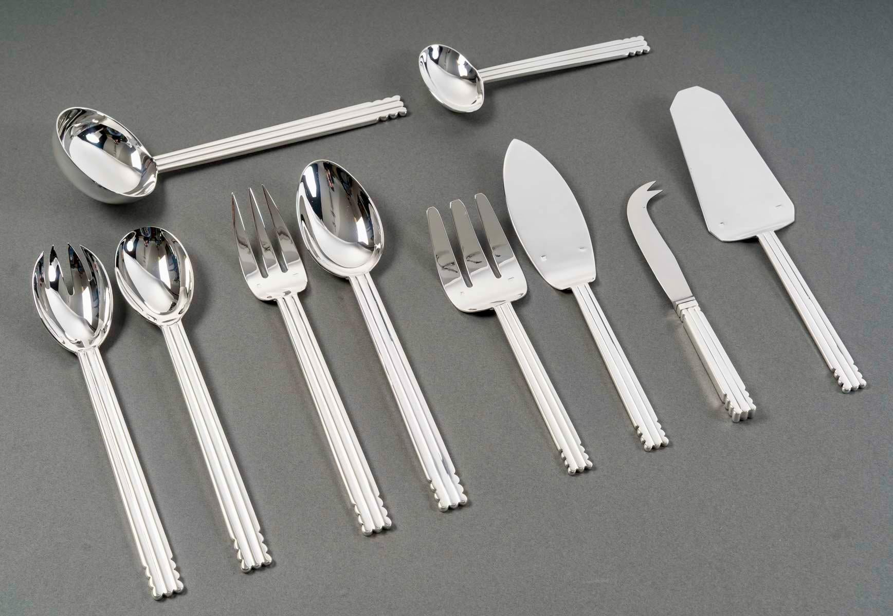 Jean Puiforcat Art Deco Couverts Nantes Plaqué 8 Personnes 98 Pieces en vente 2