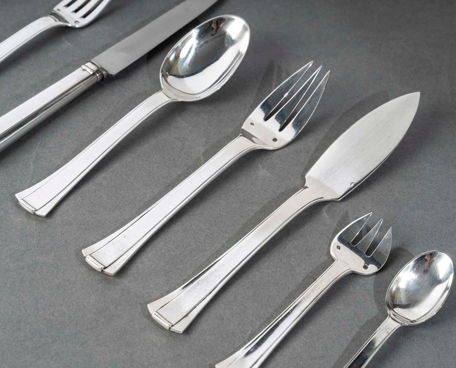 Jean Puiforcat Cubertería Art Decó Cubiertos Papiro Dinard Plata de Ley 120 Pces siglo XX en venta