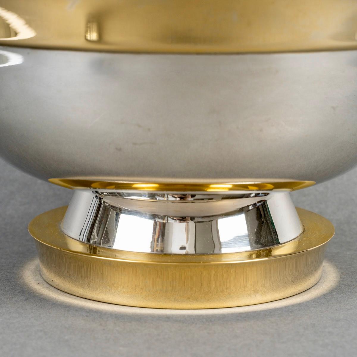 Milieu du XXe siècle Jean Puiforcat Modernist Art Deco Tureen Centerpiece Sterling Silver Vermeil en vente