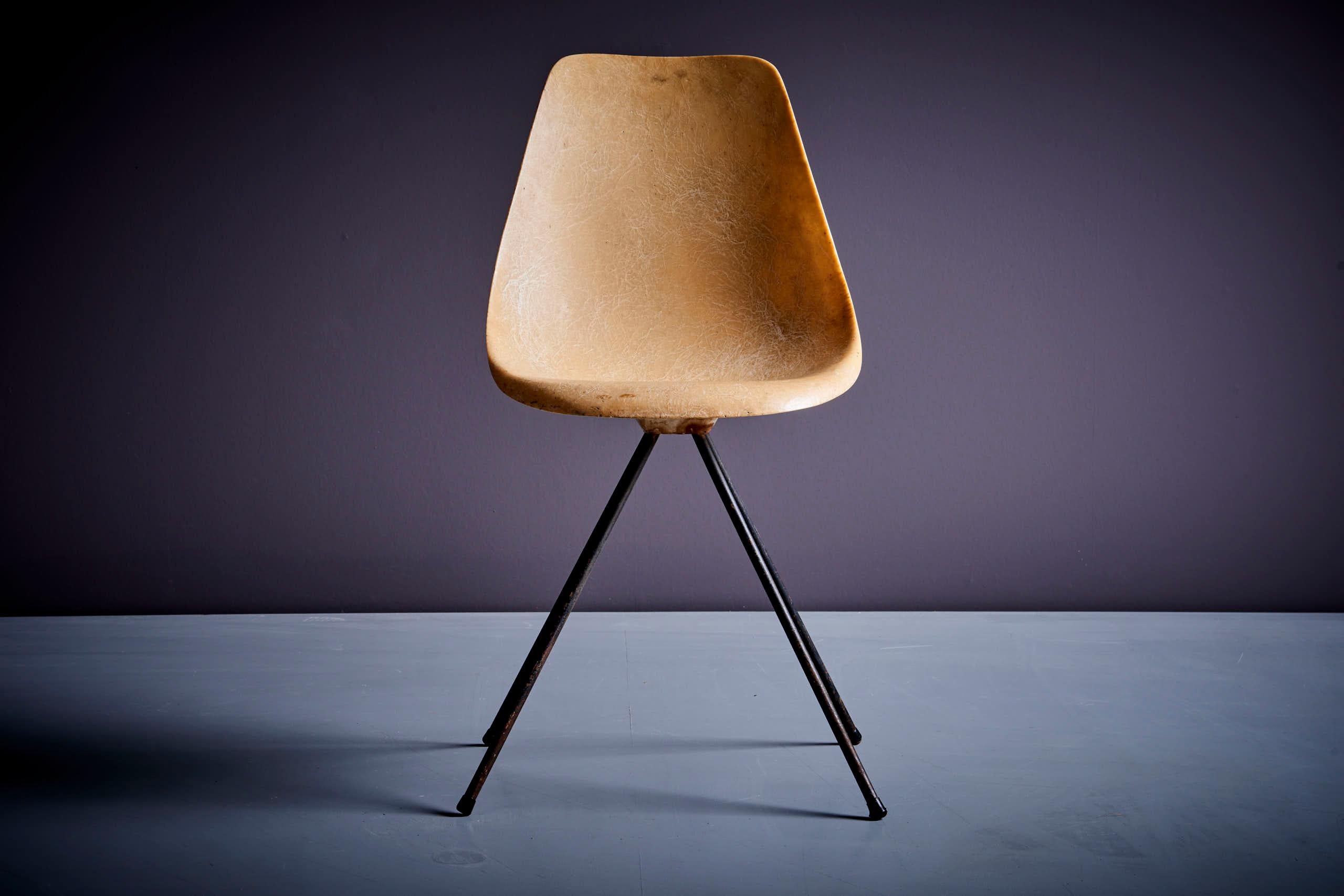 French Jean-René Picard for S.E.T.A Fiberglass Chair France - 1950s For Sale