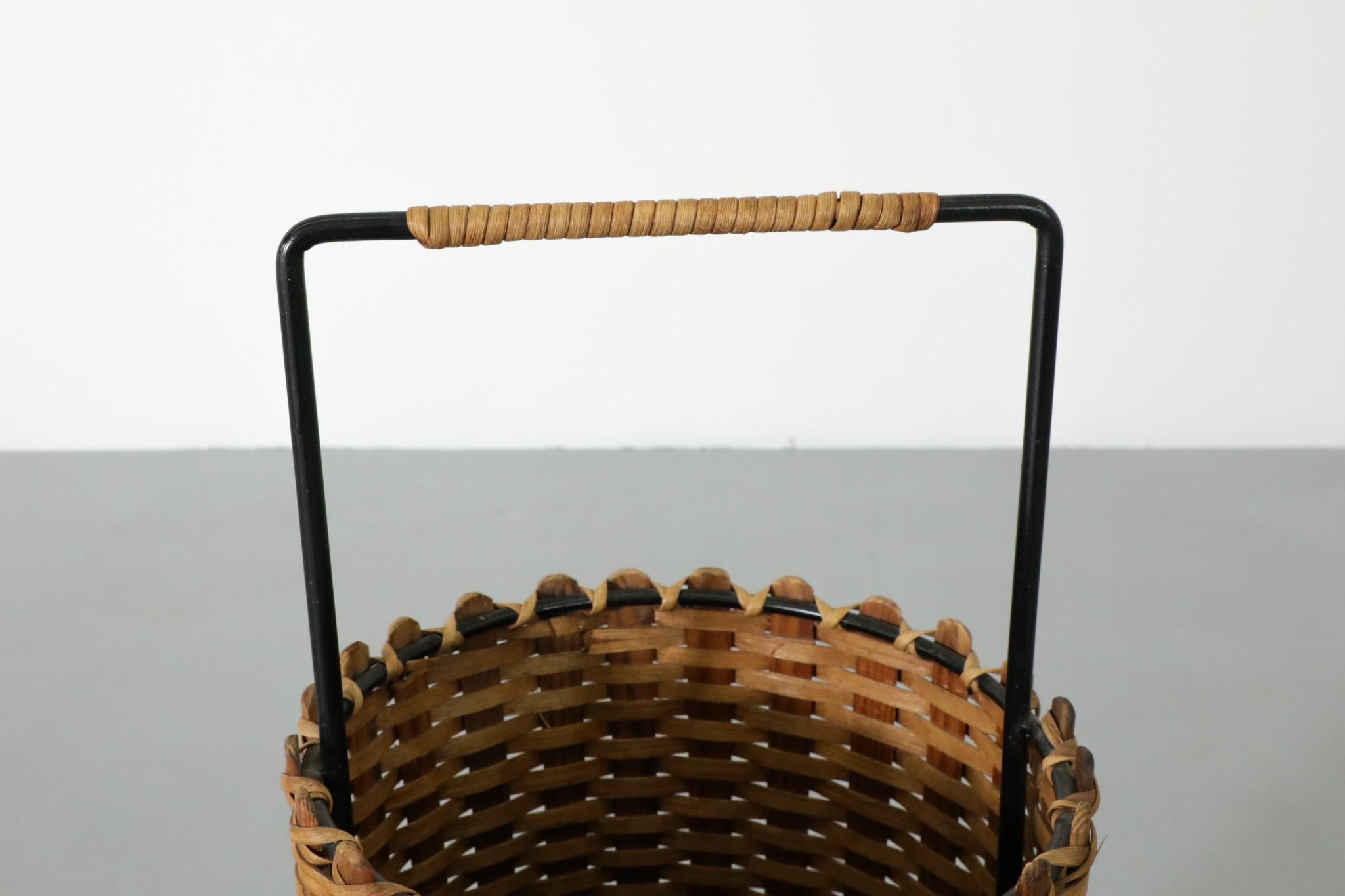 French Mid-Century Woven Rattan Basket or Umbrella Stand with Wrapped Handle For Sale 2