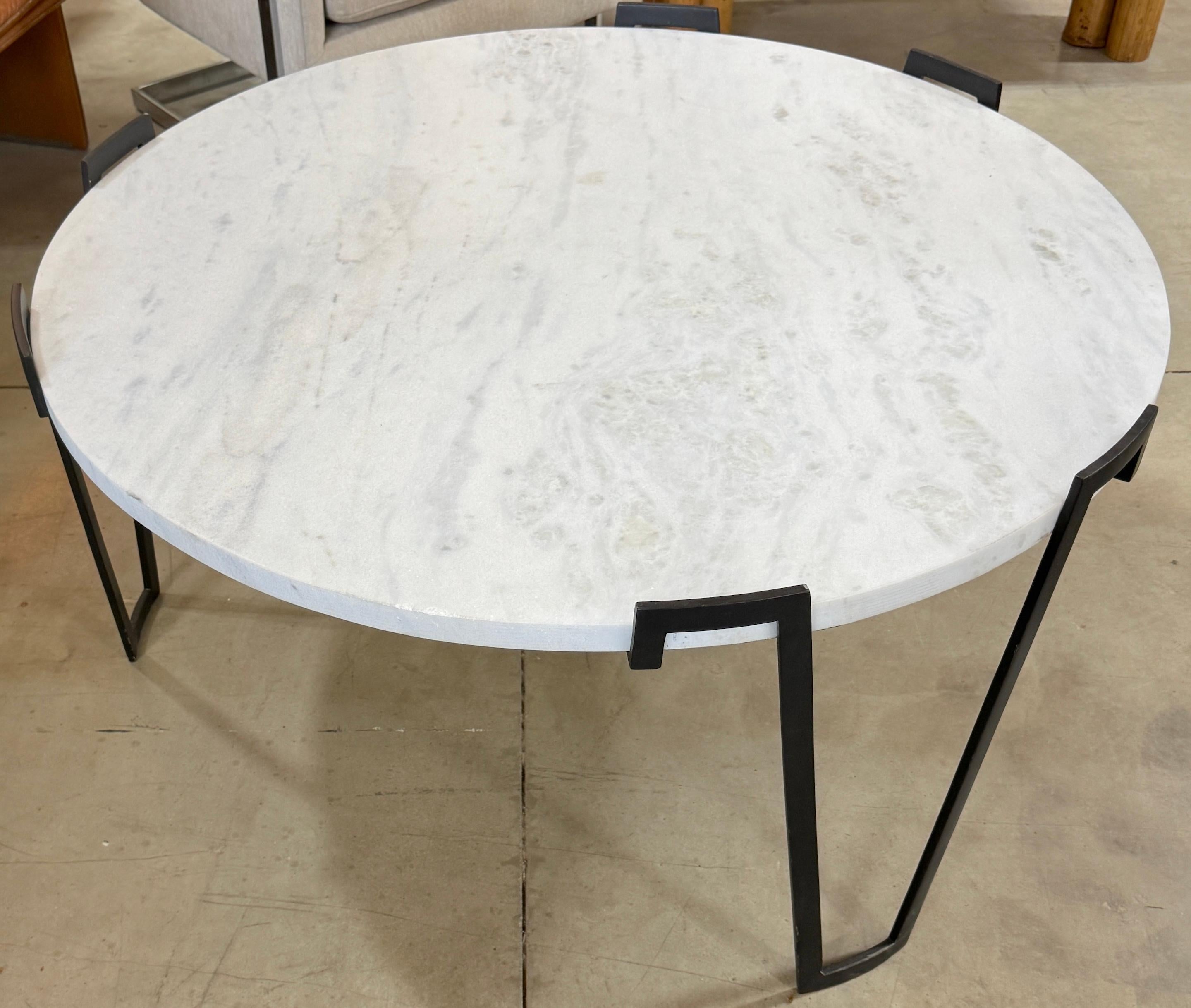 Noirci Table basse avec plateau en marbre blanc /stone en vente