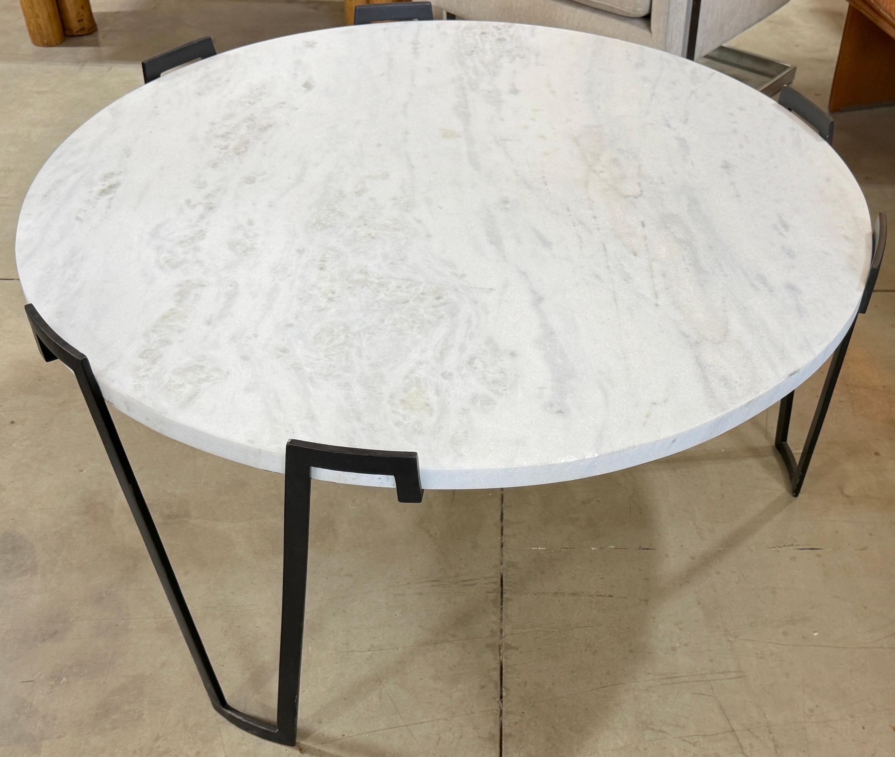 Table basse avec plateau en marbre blanc /stone en vente 1