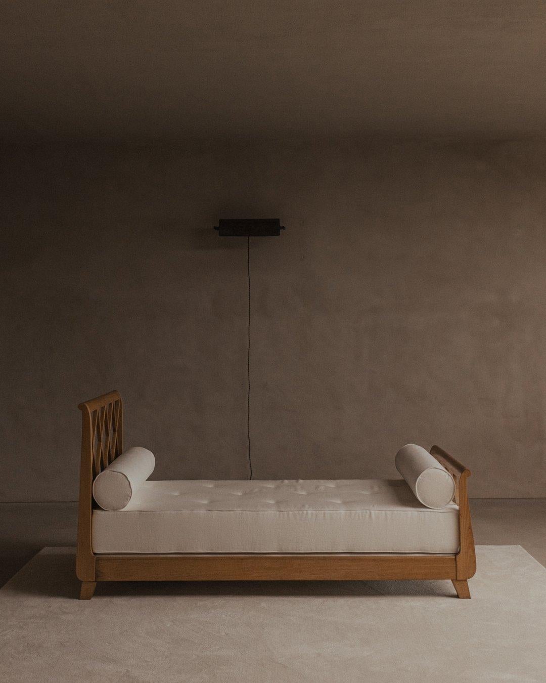 Mid-Century Modern Jean Royère - Lit de jour Croissilion - Rappel de lit croissilion & lit simple en vente