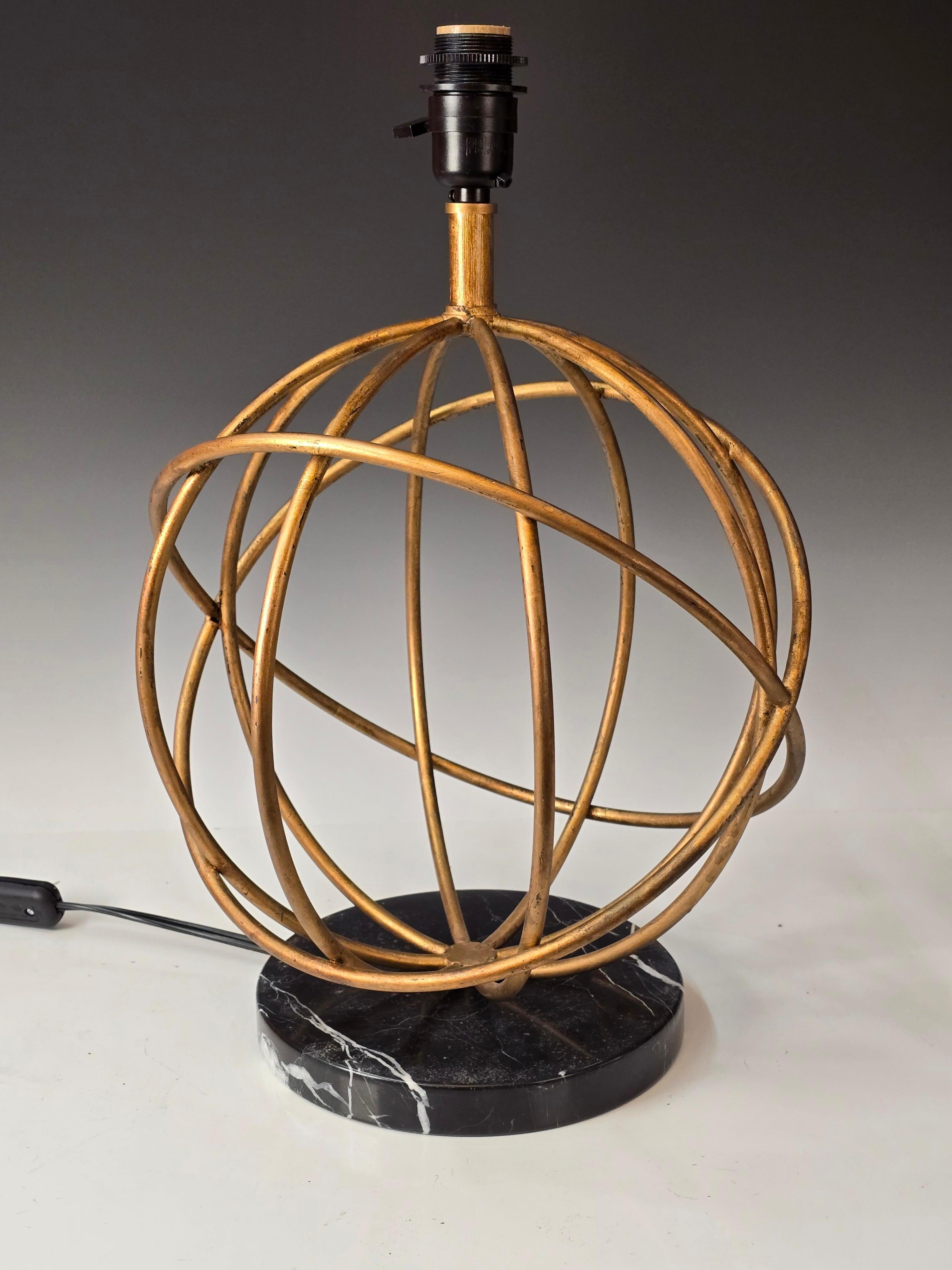 French Modern Style Gilt Iron Table Lamp In Good Condition For Sale In Kilmarnock, VA