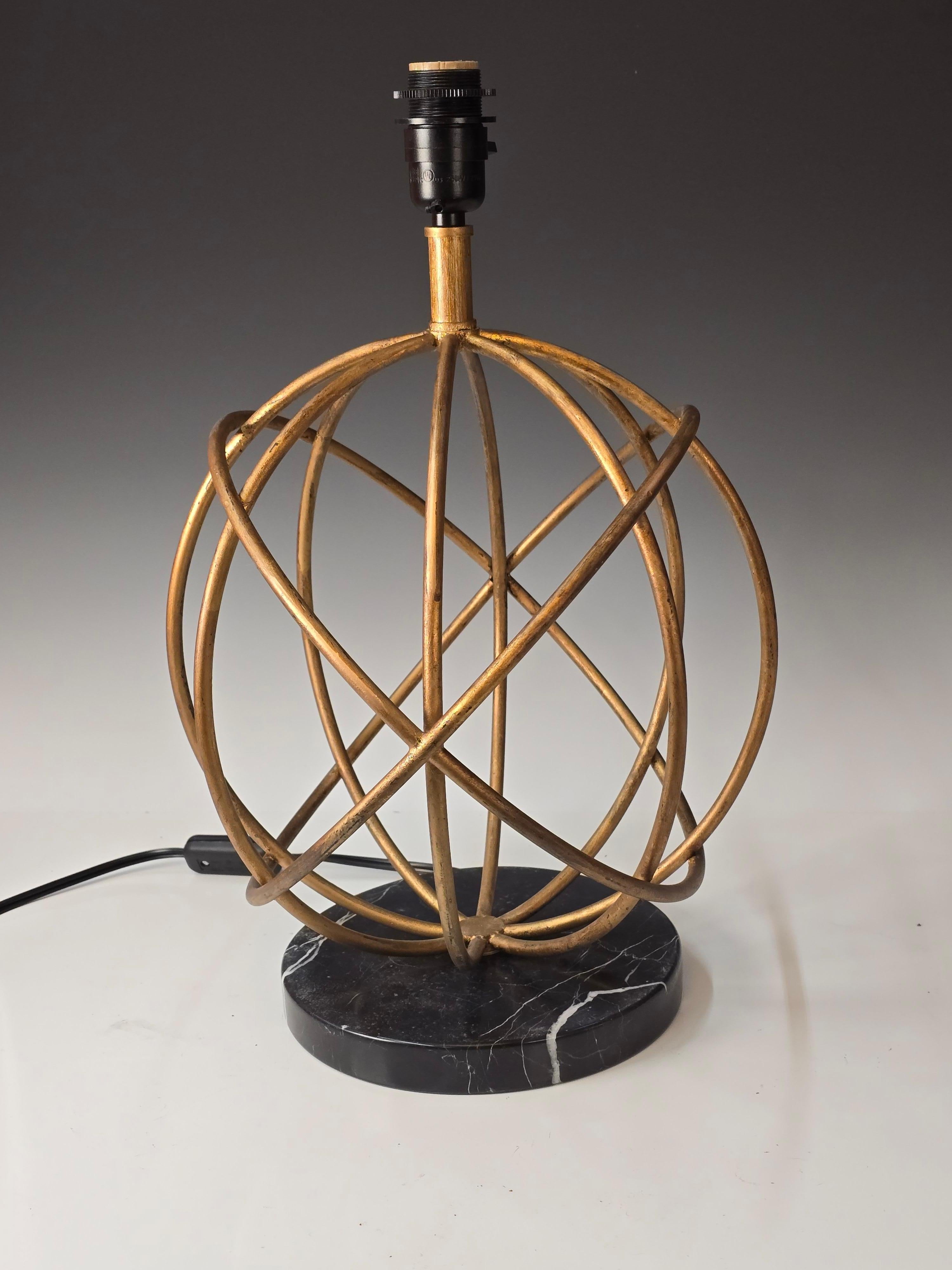 Late 20th Century French Modern Style Gilt Iron Table Lamp For Sale