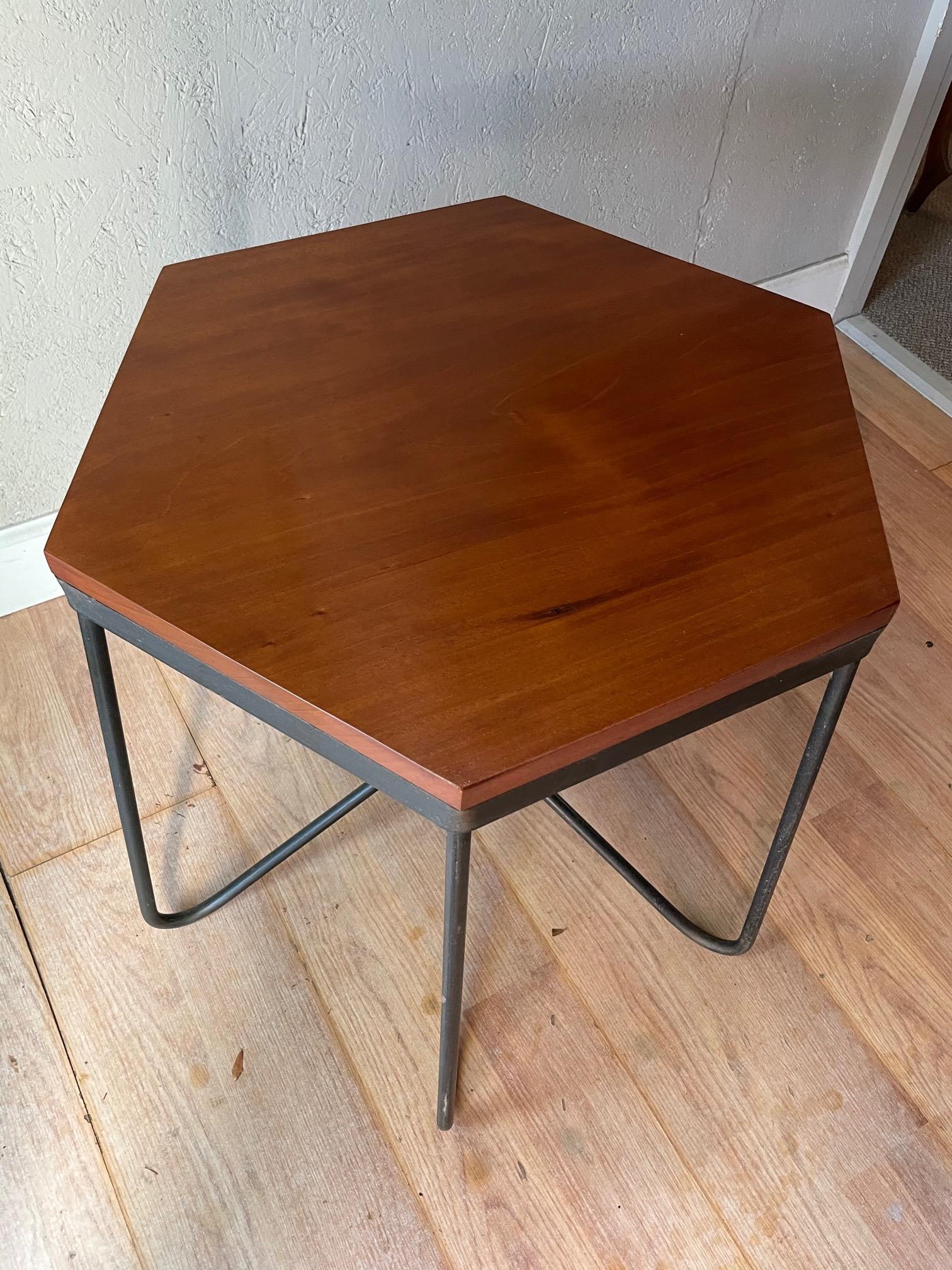 Table Hirondelle en vente 1