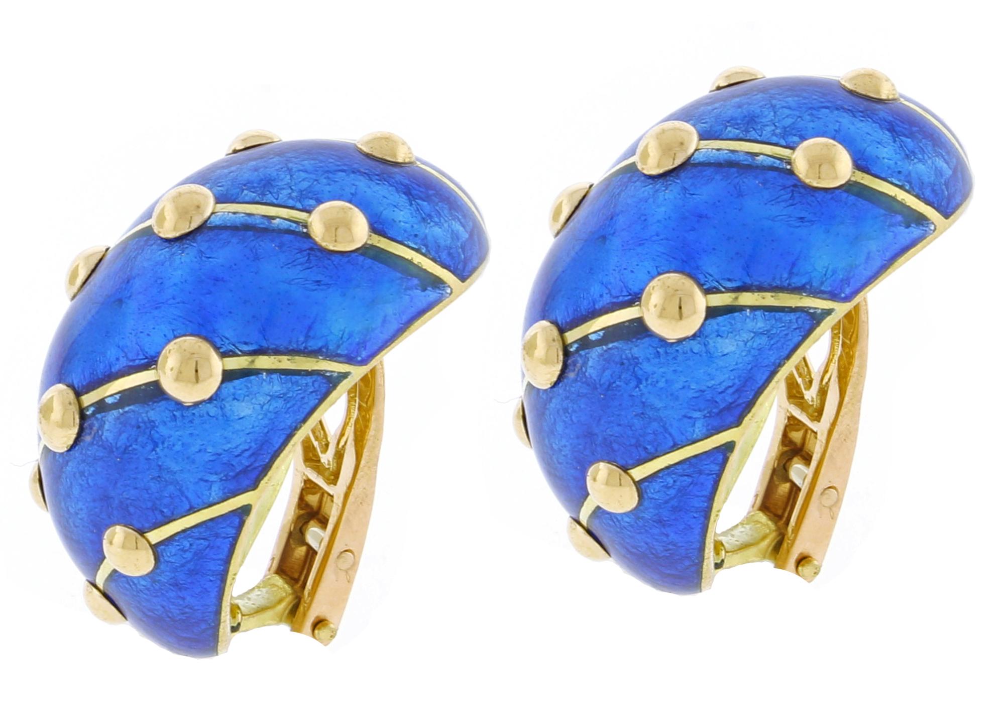 From acclaimed Tiffany & Co. designer Jean Schlumberger; a pair of  paillonné  cobalt blue enameled earrings.
♦ Designer : Schlumberger
♦ Metal: 18 karat
♦ Origin; Made in France
♦ Design Era: Contemporary
♦ Circa 1990s
♦ Packaging: Tiffany