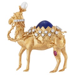 Jean Schlumberger pour Tiffany & Co.  Broche camel en diamants et lapis-lazuli