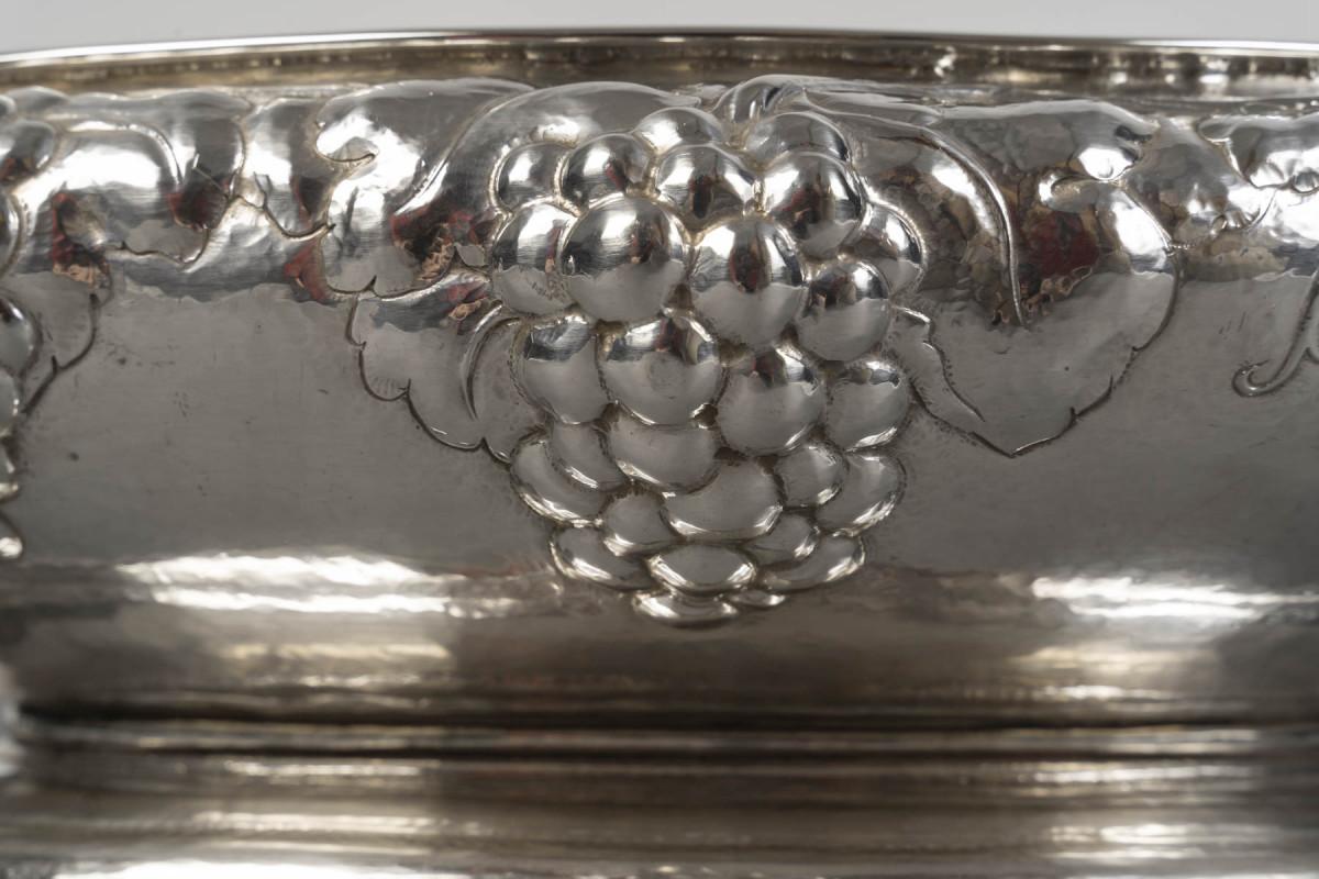 JEAN SERRIERE – Oval planter in solid silver 20th century circa 1920 For Sale 4