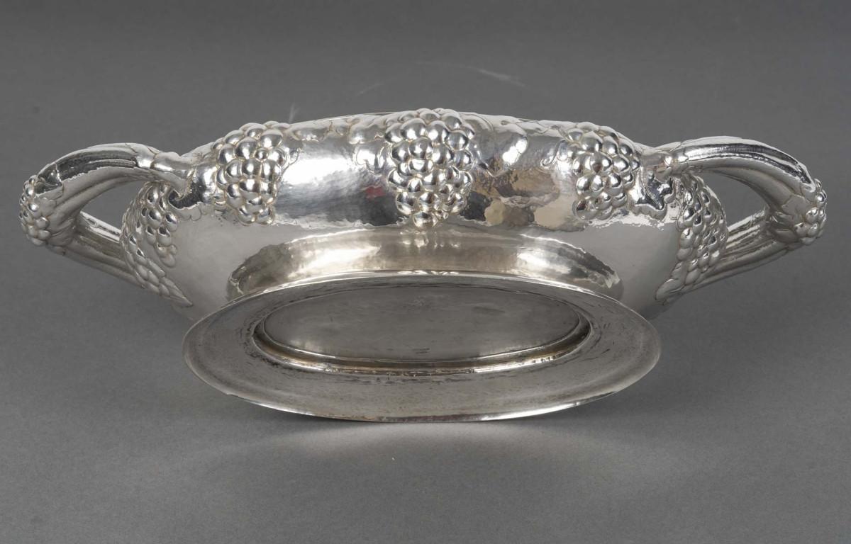 JEAN SERRIERE – Oval planter in solid silver 20th century circa 1920 For Sale 5