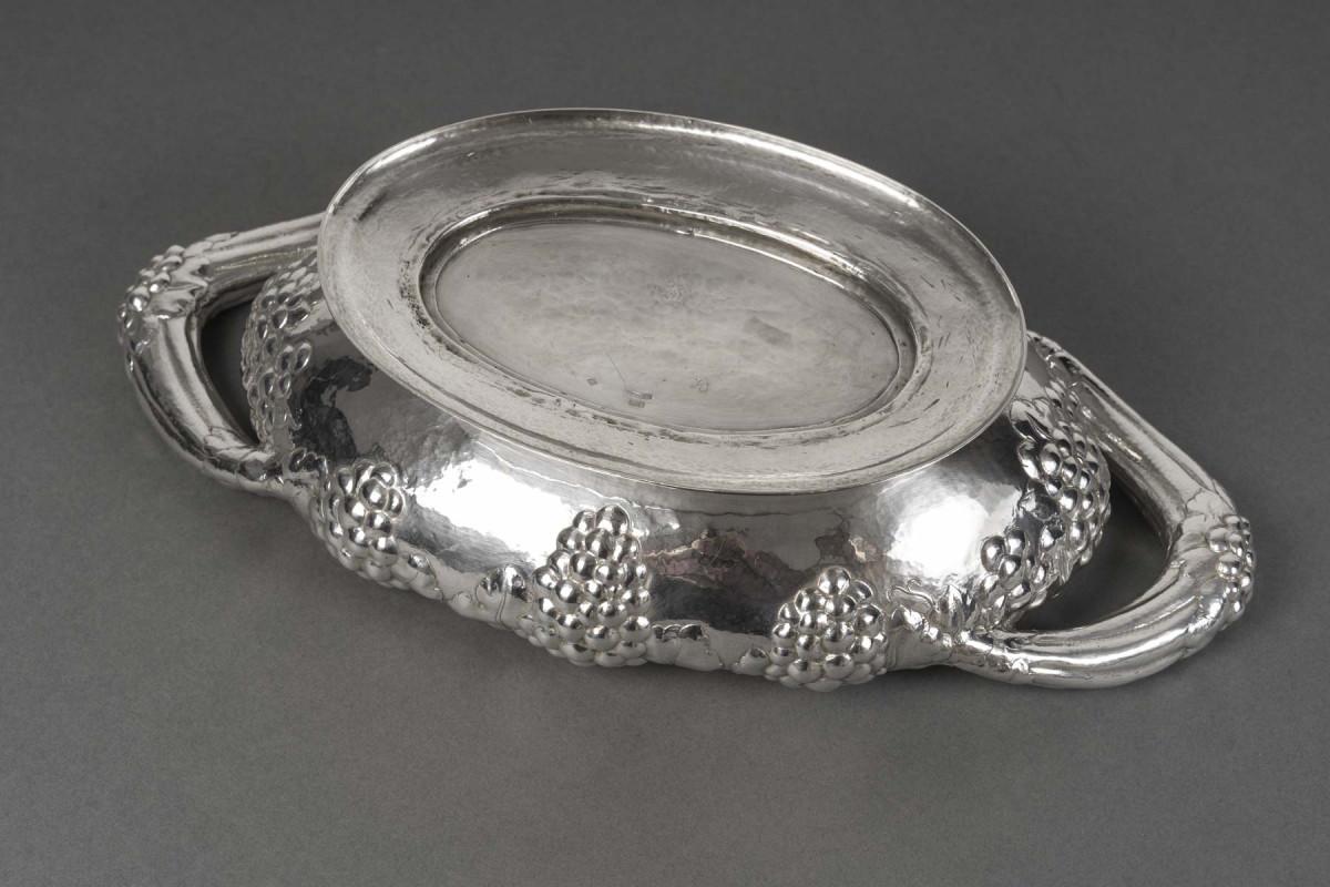 JEAN SERRIERE – Oval planter in solid silver 20th century circa 1920 For Sale 8