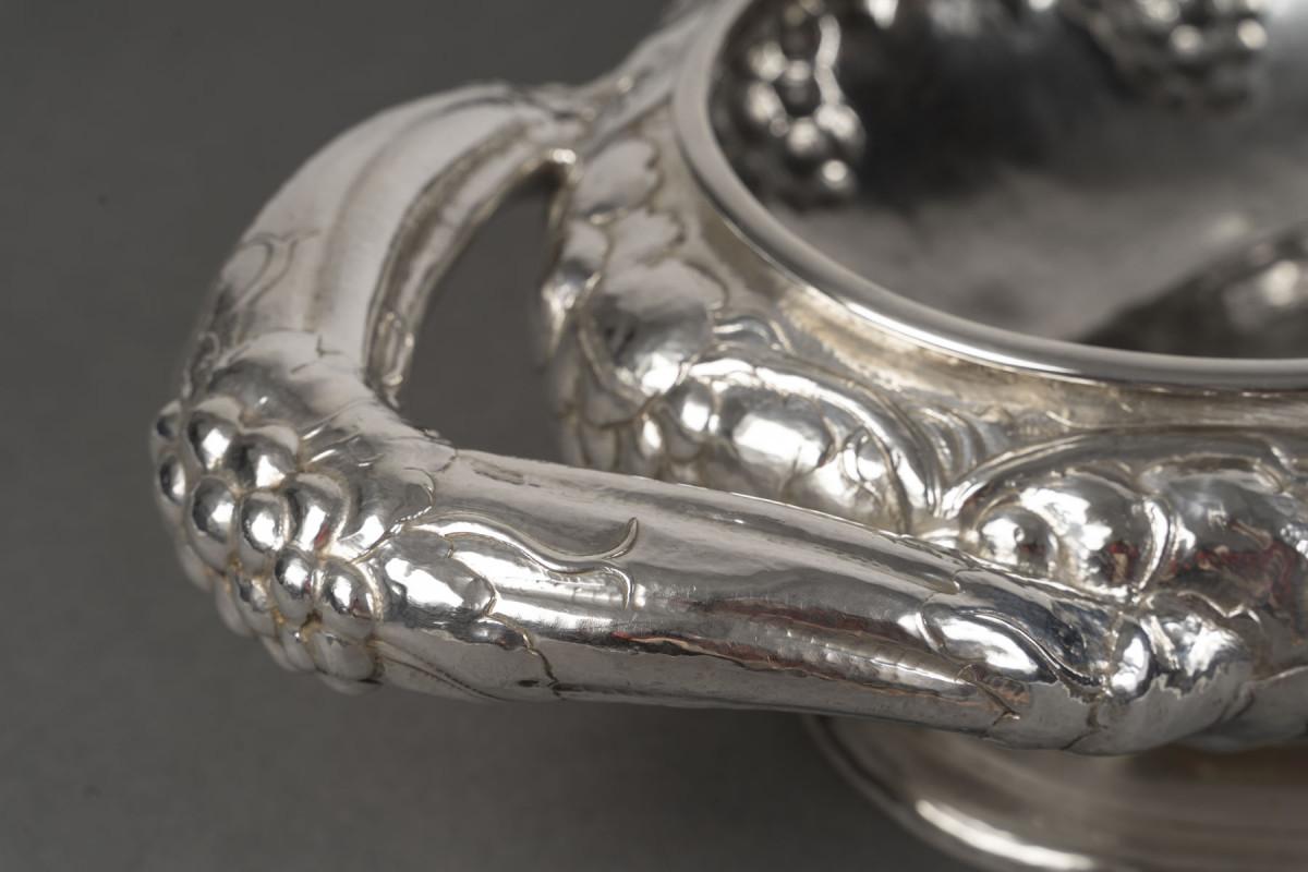 JEAN SERRIERE – Oval planter in solid silver 20th century circa 1920 In Excellent Condition For Sale In SAINT-OUEN-SUR-SEINE, FR