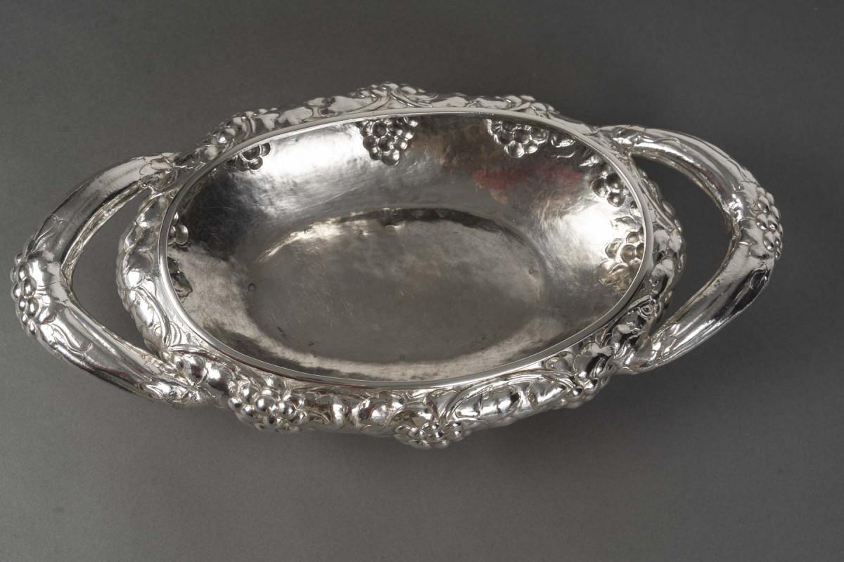 20th Century JEAN SERRIERE – Oval planter in solid silver 20th century circa 1920 For Sale