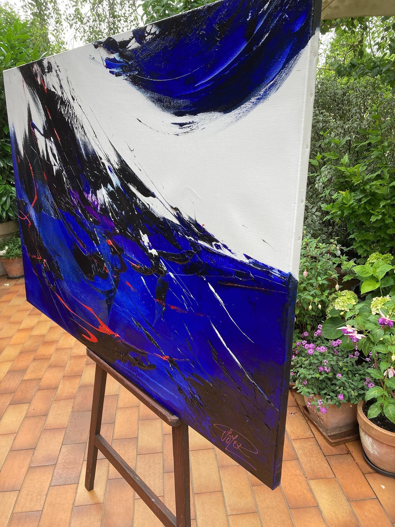 Sinfonia astratta dinamica in blu e nero con rosso Pittura ad olio moderna - Abstract Painting Viola di Jean Soyer