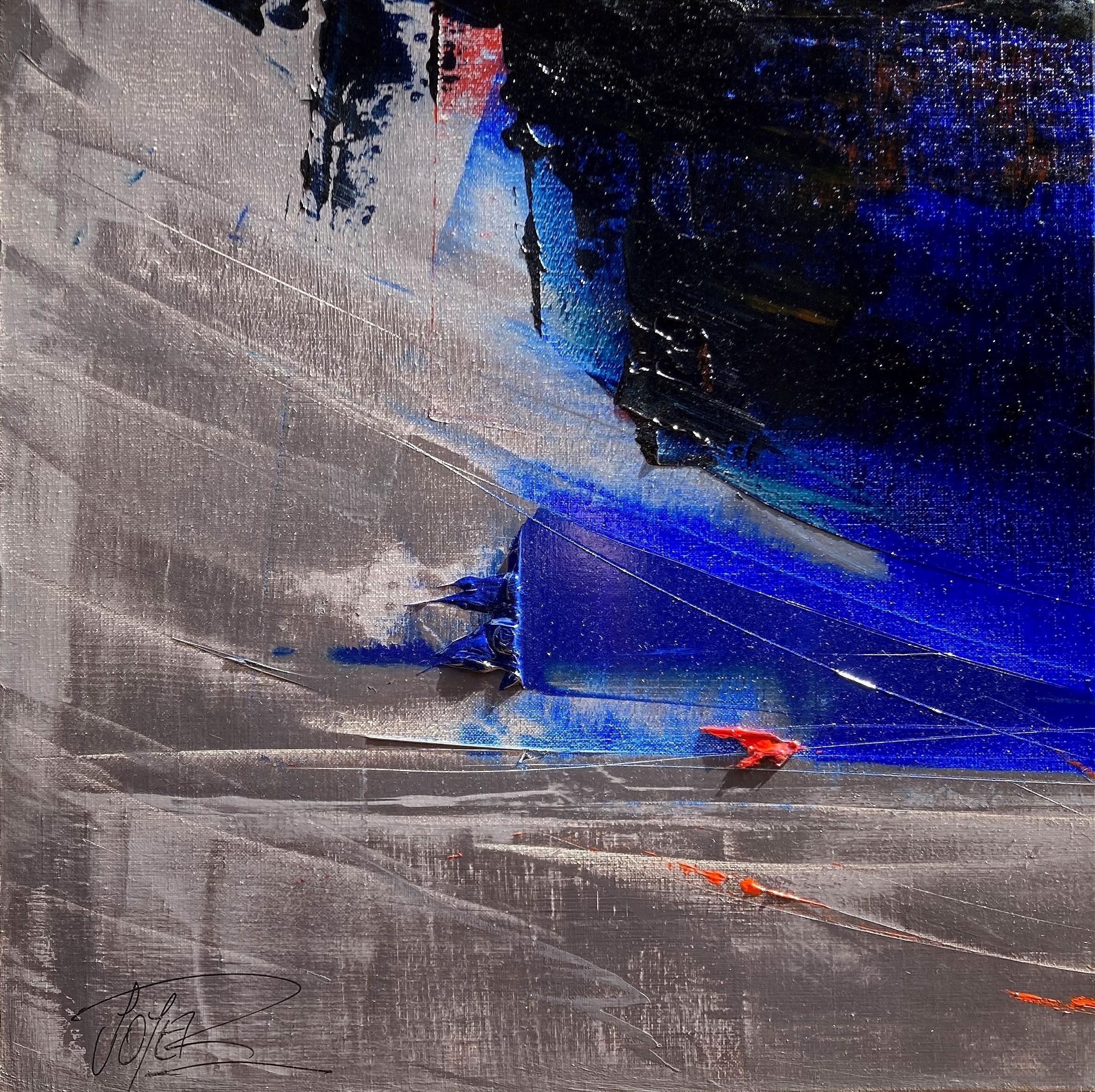 Quadro astratto contemporaneo a olio di Jean Soyer, misura 19,7 x 19,7 pollici (50 x 50 cm). Realizzata con audaci pennellate e tecniche di pettinatura su tela, questa potente composizione presenta contrasti drammatici tra profondi blu cobalto e