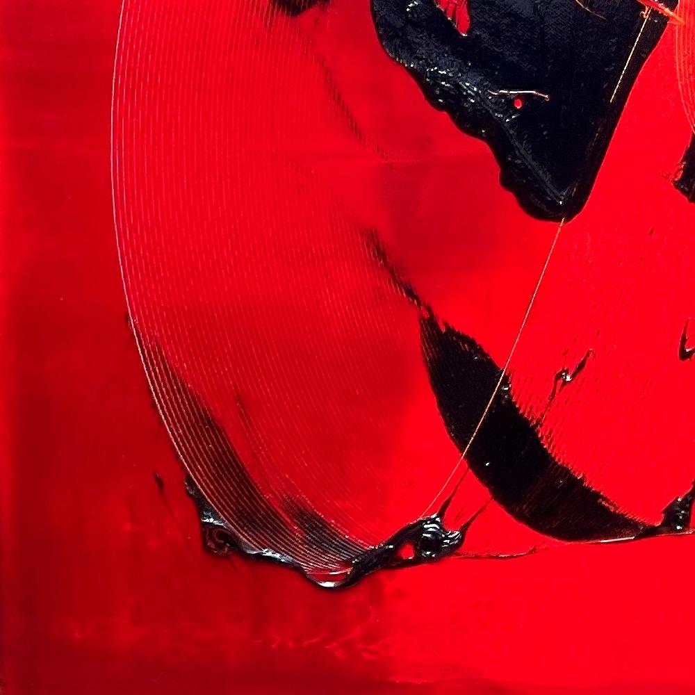 Gesti neri espressivi su sfondo rosso vibrante Pittura ad olio astratta in vendita 6