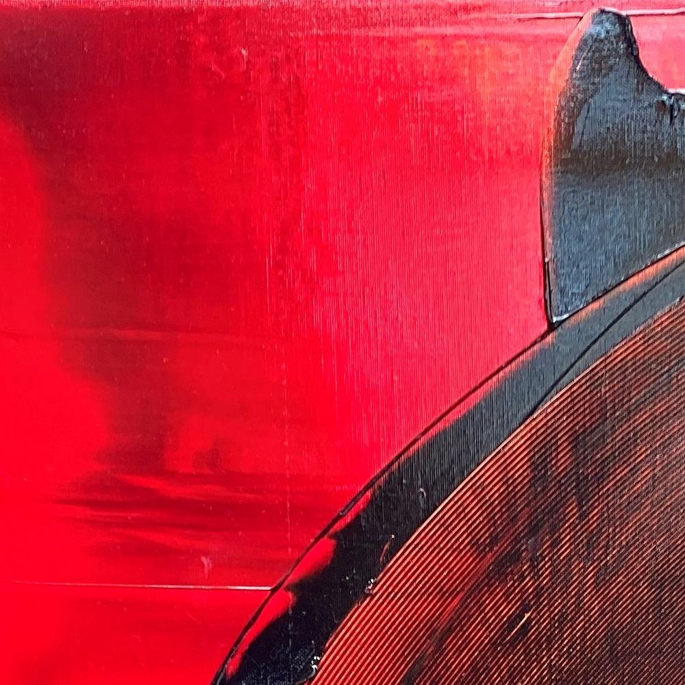 Gesti neri espressivi su sfondo rosso vibrante Pittura ad olio astratta in vendita 8