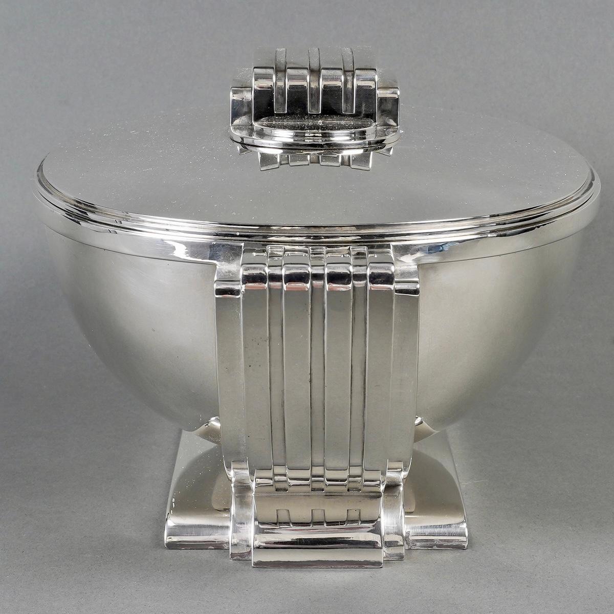 Mid-20th Century Jean Tetard, Modernist Art Deco Tureen Centerpiece Sterling Silver For Sale