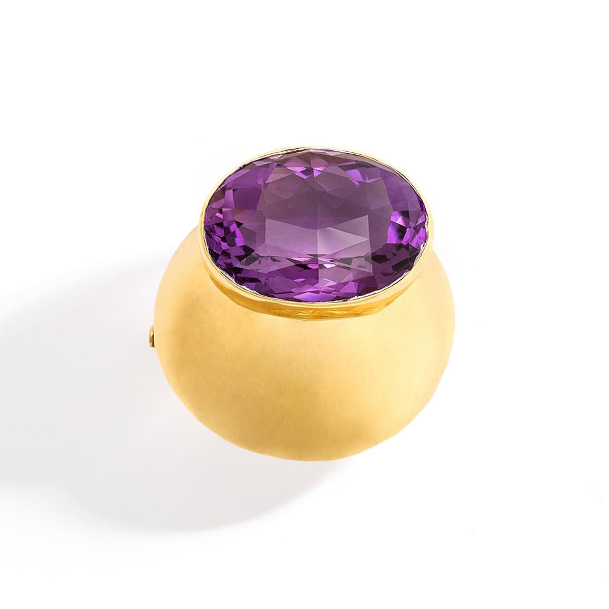 Jean Vendome Amethyst Gold Brooch 1970S In Excellent Condition For Sale In Geneva, CH