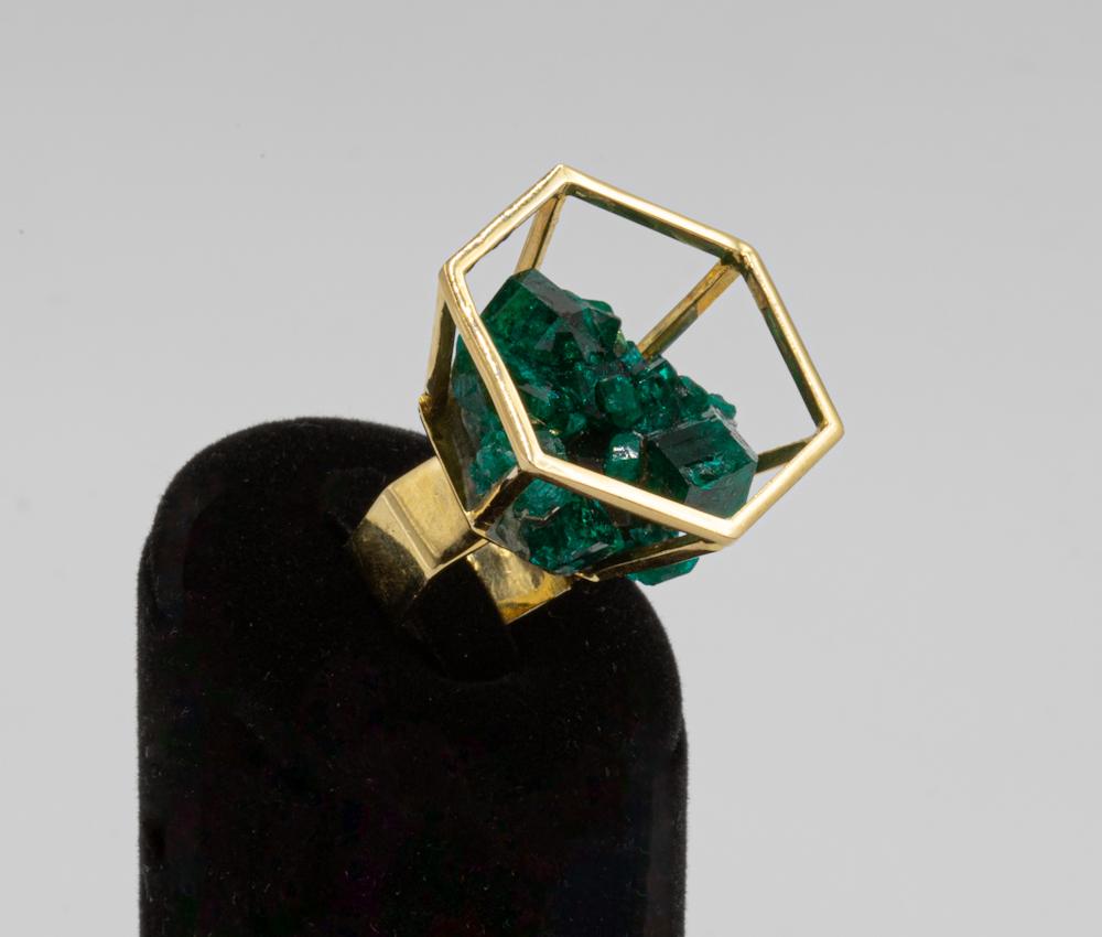 Jean Vendome Dioptase Geode and Gold Ring In Good Condition For Sale In Paris, IDF