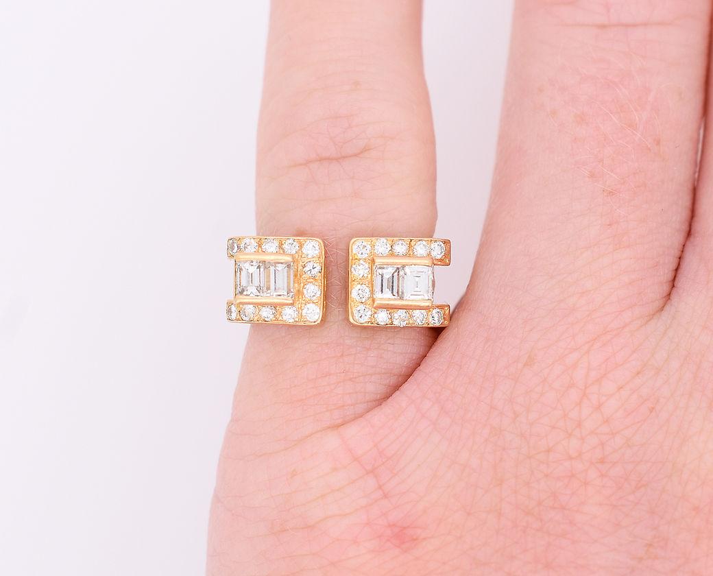Jean Vendôme - Square Ring in Yellow Gold and Diamonds In Excellent Condition For Sale In PARIS, FR