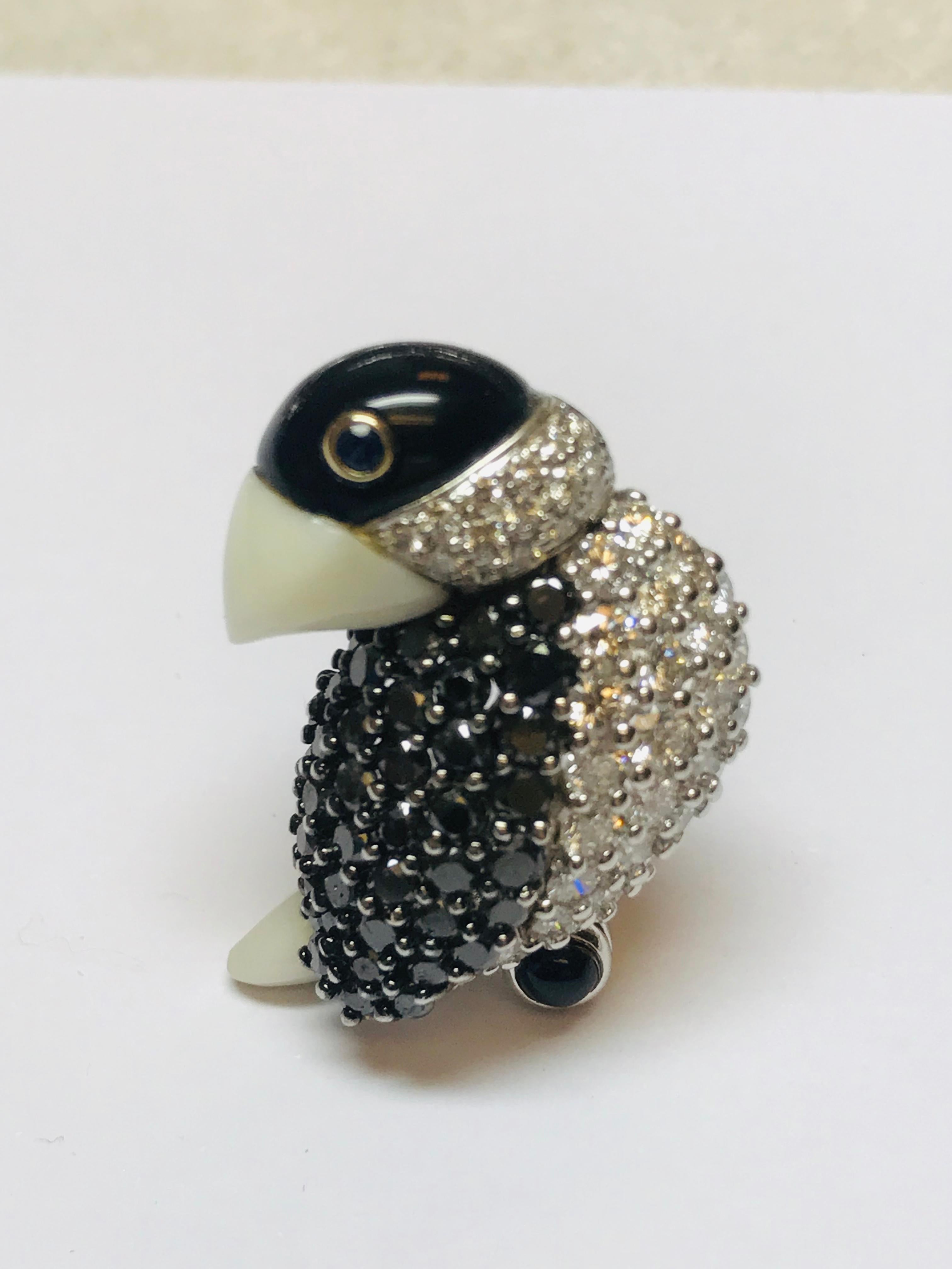 Jean Vitau 18k Black & White Diamond Tropical Bird brooch w/ White Coral, Bl Onyx In New Condition For Sale In New York, NY