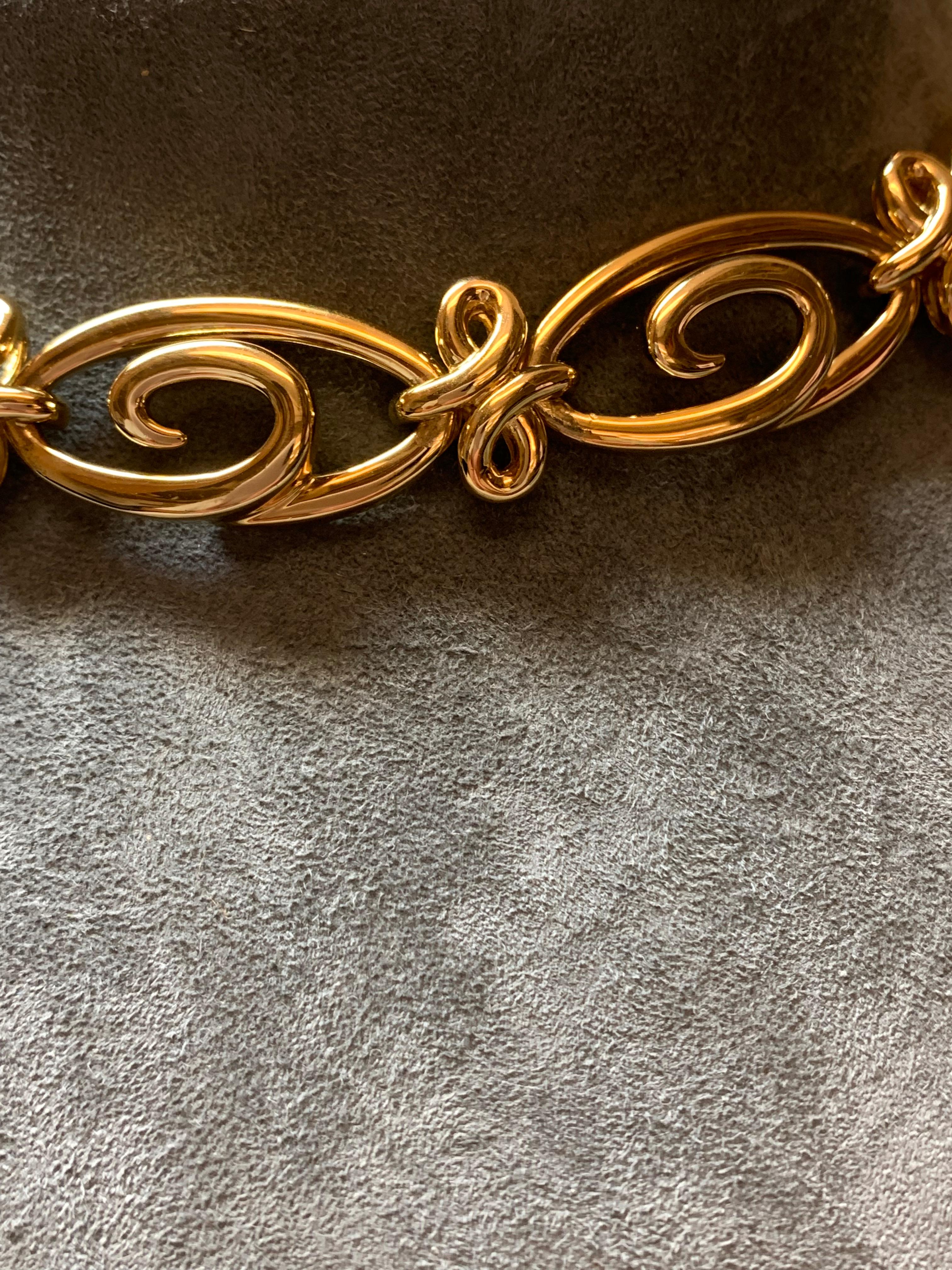 Modern Jean Vitau 18 Karat Yellow Gold Infinity Link Necklace For Sale