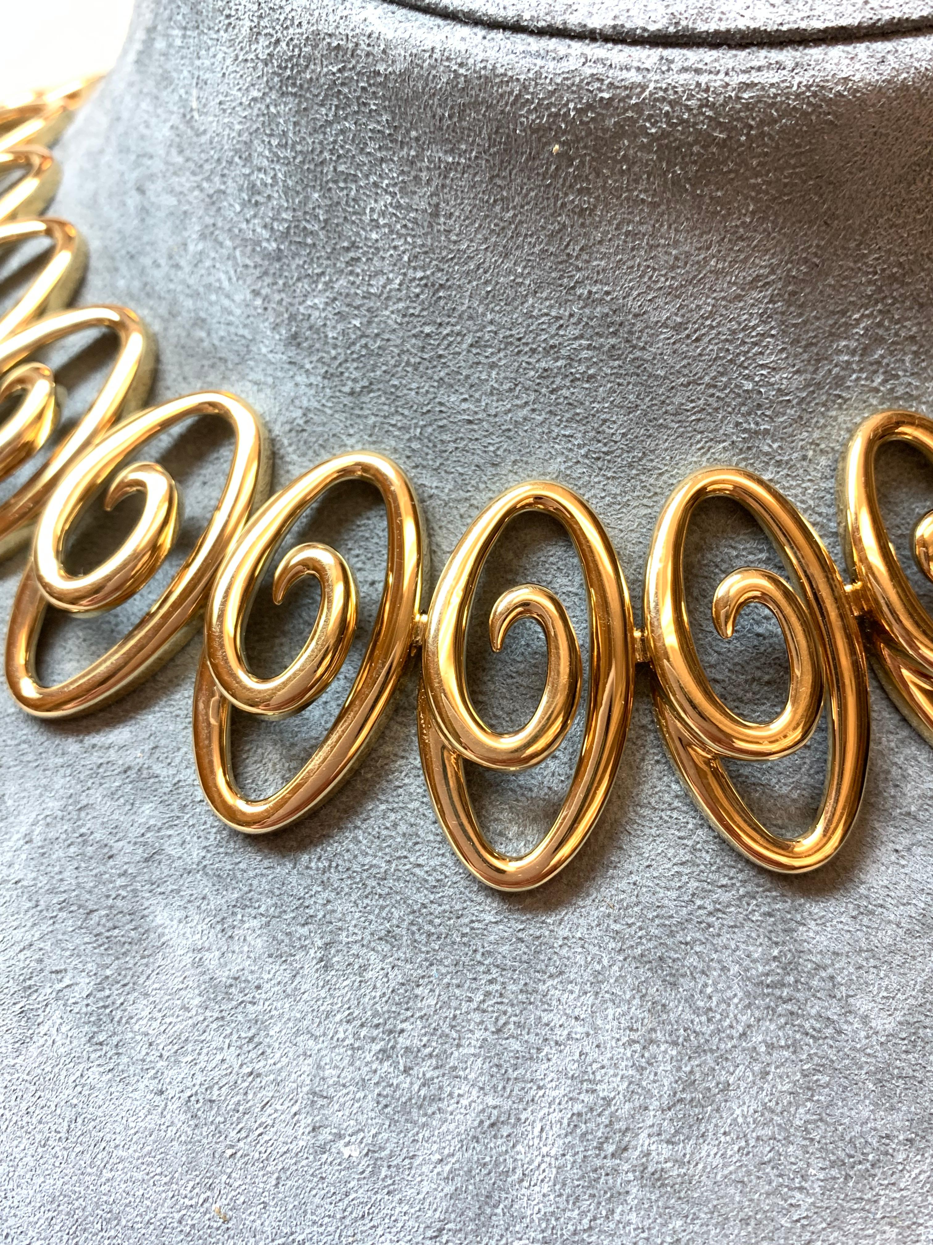 Modern Jean Vitau 18 Karat Yellow Gold Infinity Link Necklace For Sale