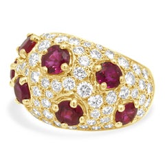 Jean Vitau – Rundring aus 18-karätigem Gelbgold mit Rubin und Diamanten im Pavé-Setting