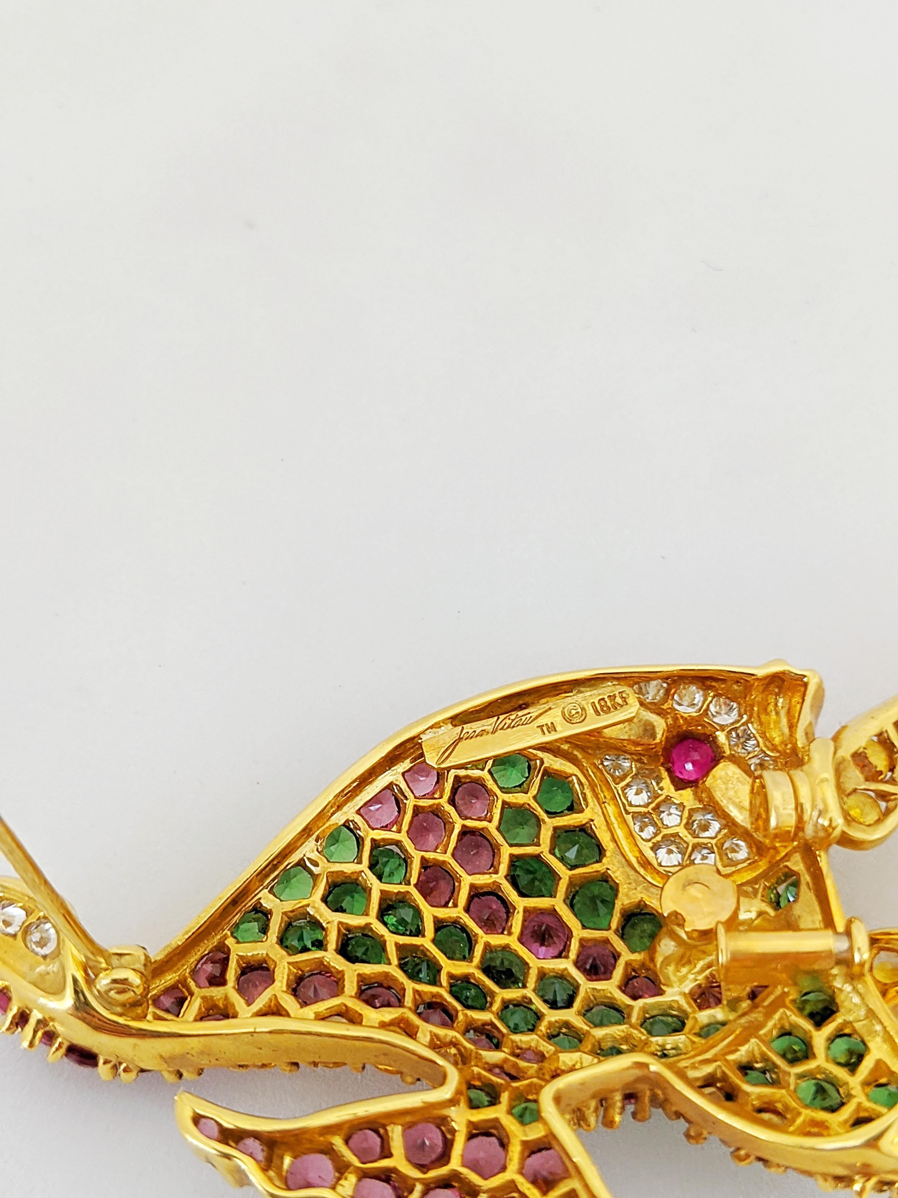 Taille ronde Jean Vitau Broche poisson ange en or jaune 18 carats, multi-gemmes et diamants en vente