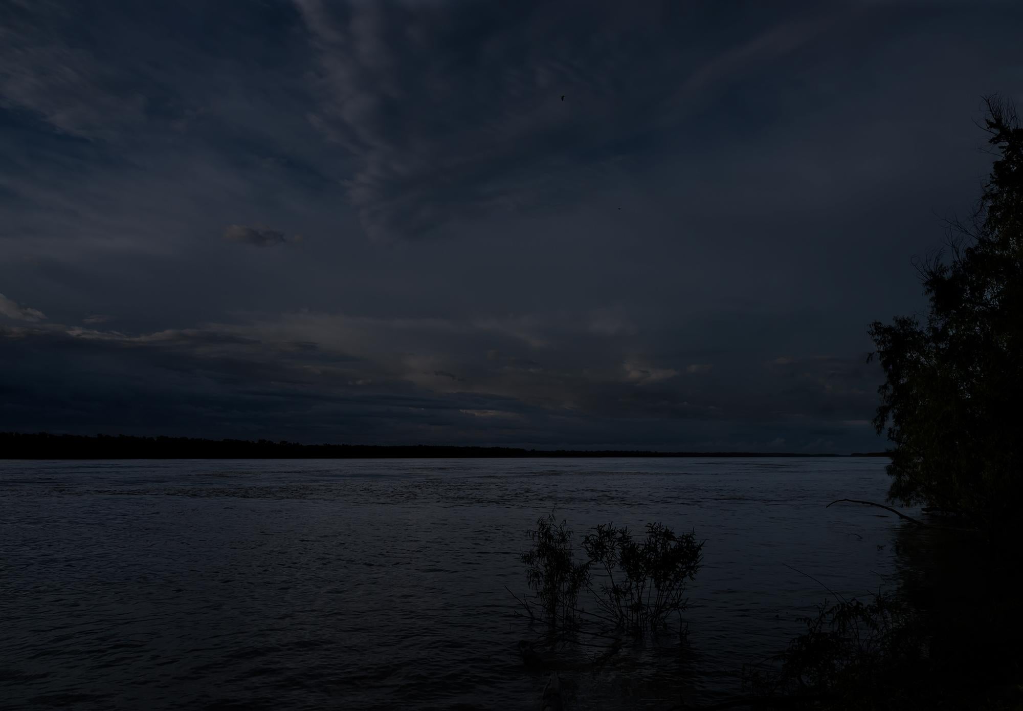 Jeanine Michna-Bales Landscape Photograph – Moonlight Over the Mississippi, Tensas, Paris, LA