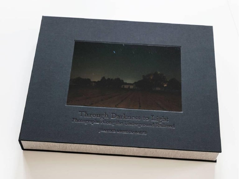 <i></noscript>Through Darkness to Light: Photographs Along the Underground Railroad, 2018, by Jeanine Michna-Bales