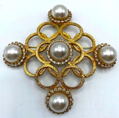 Jeanne 1950s Gold, Pearl & Rhinestone Huge 4.5" Medallion Pin