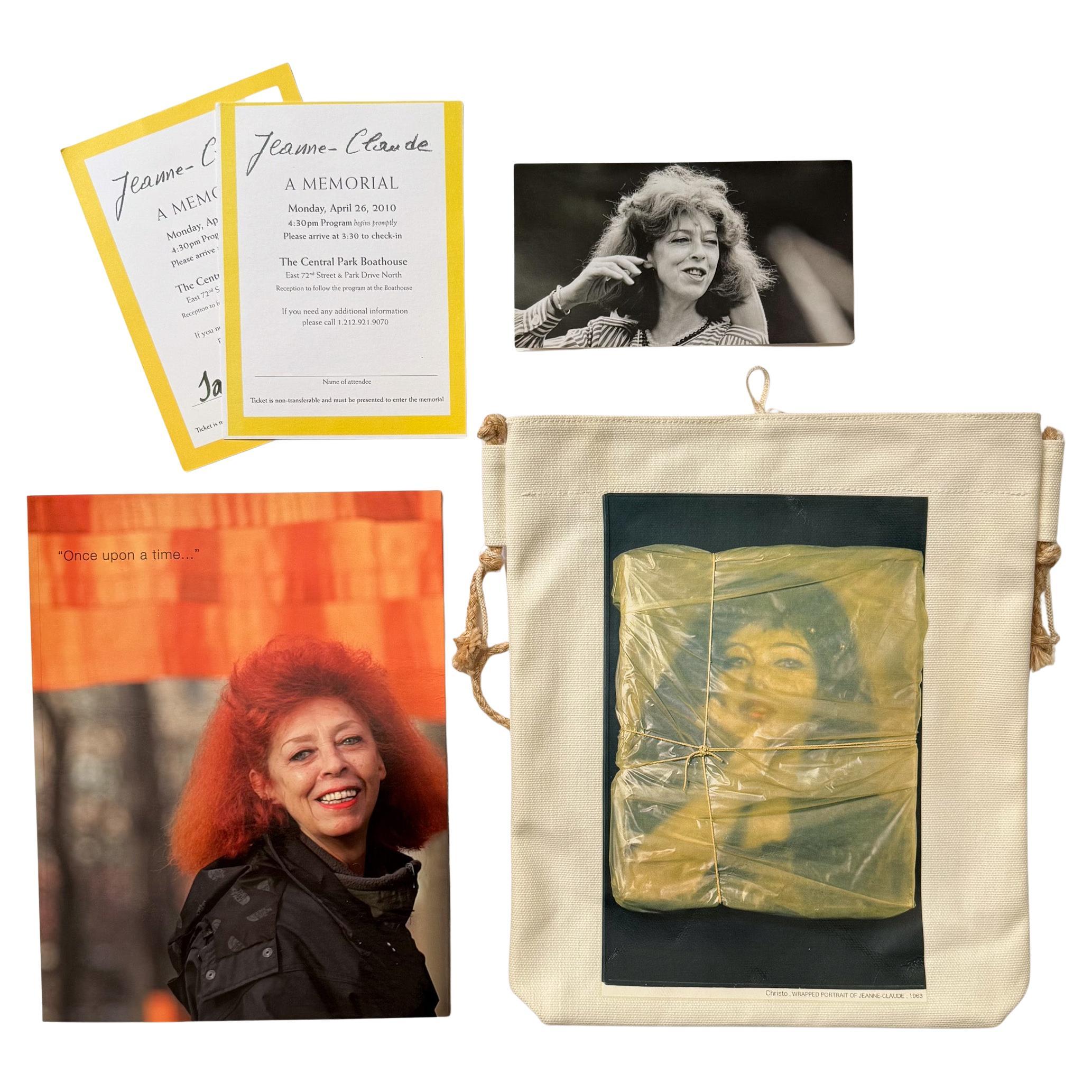 Borsa da viaggio commemorativa di Jeanne-Claude (con libro ed ephemera) in vendita