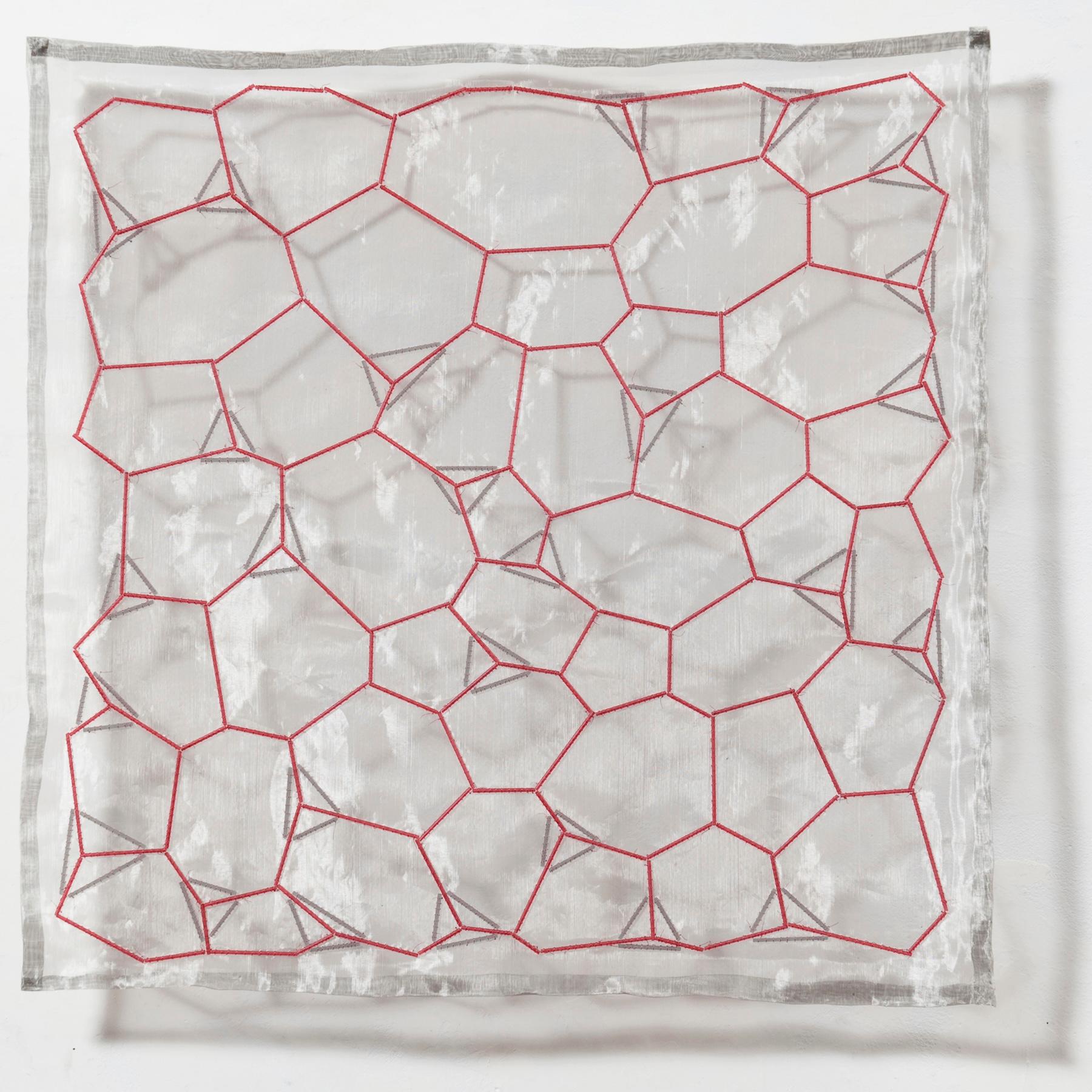 Jeanne Heifetz Abstract Sculpture – Geometrie der Hoffnung: Wandskulptur aus Rubin, Steele, geometrischem Glas und Steele, 20 x 20