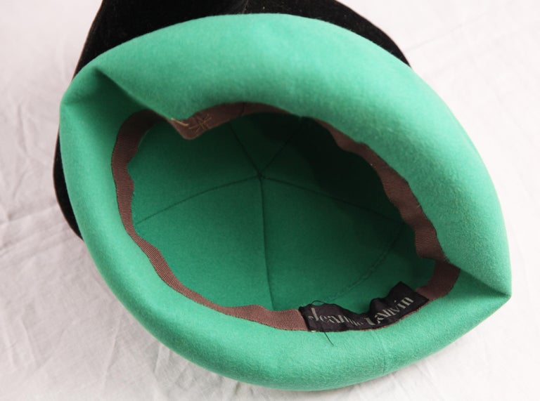Jeanne Lanvin documented  French wool apple green beret hat, 1960s For Sale 3