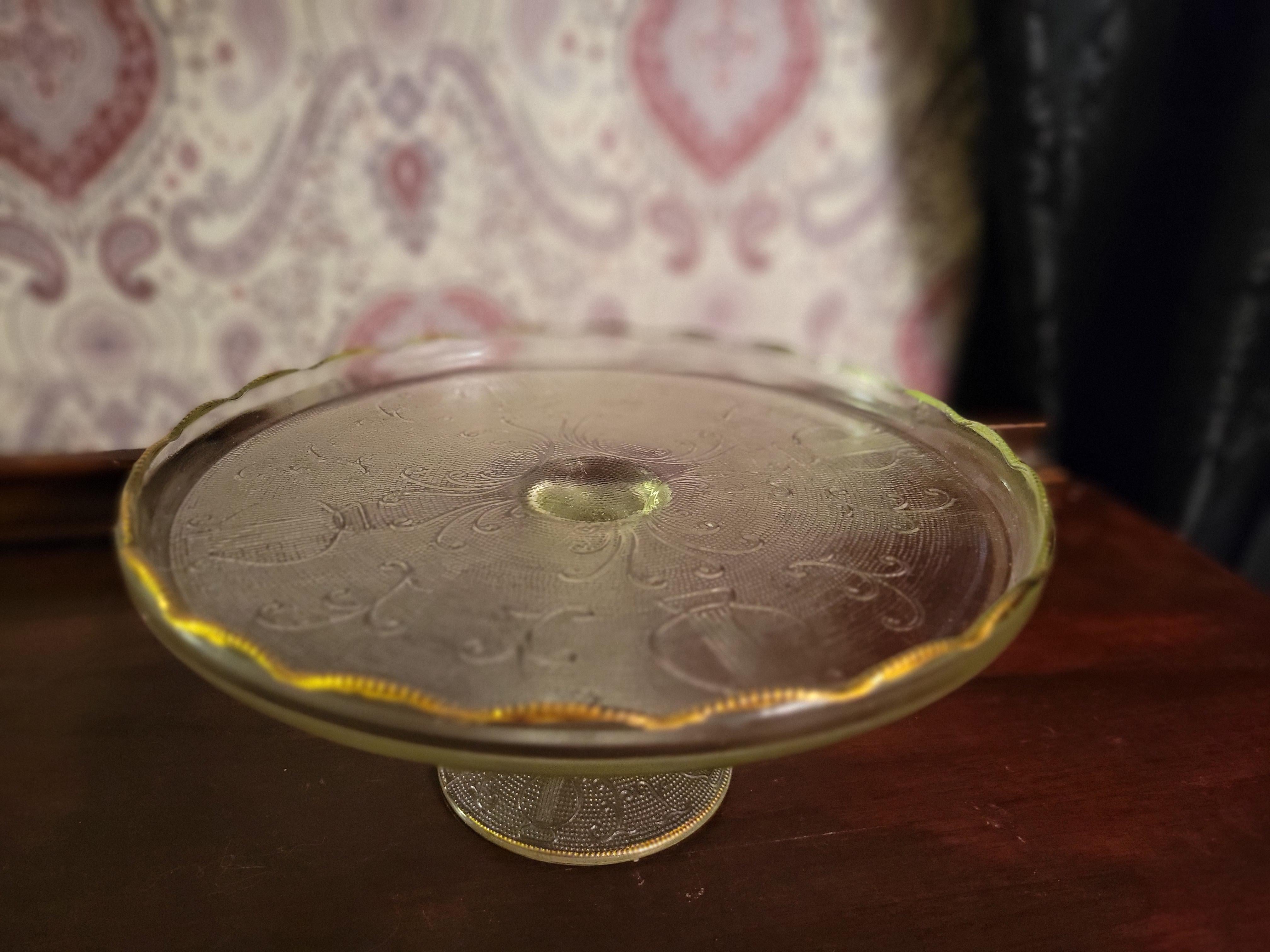 Jeannette 'Harp' Depression Glass Cake Stand with Gold Scalopped Trim 2