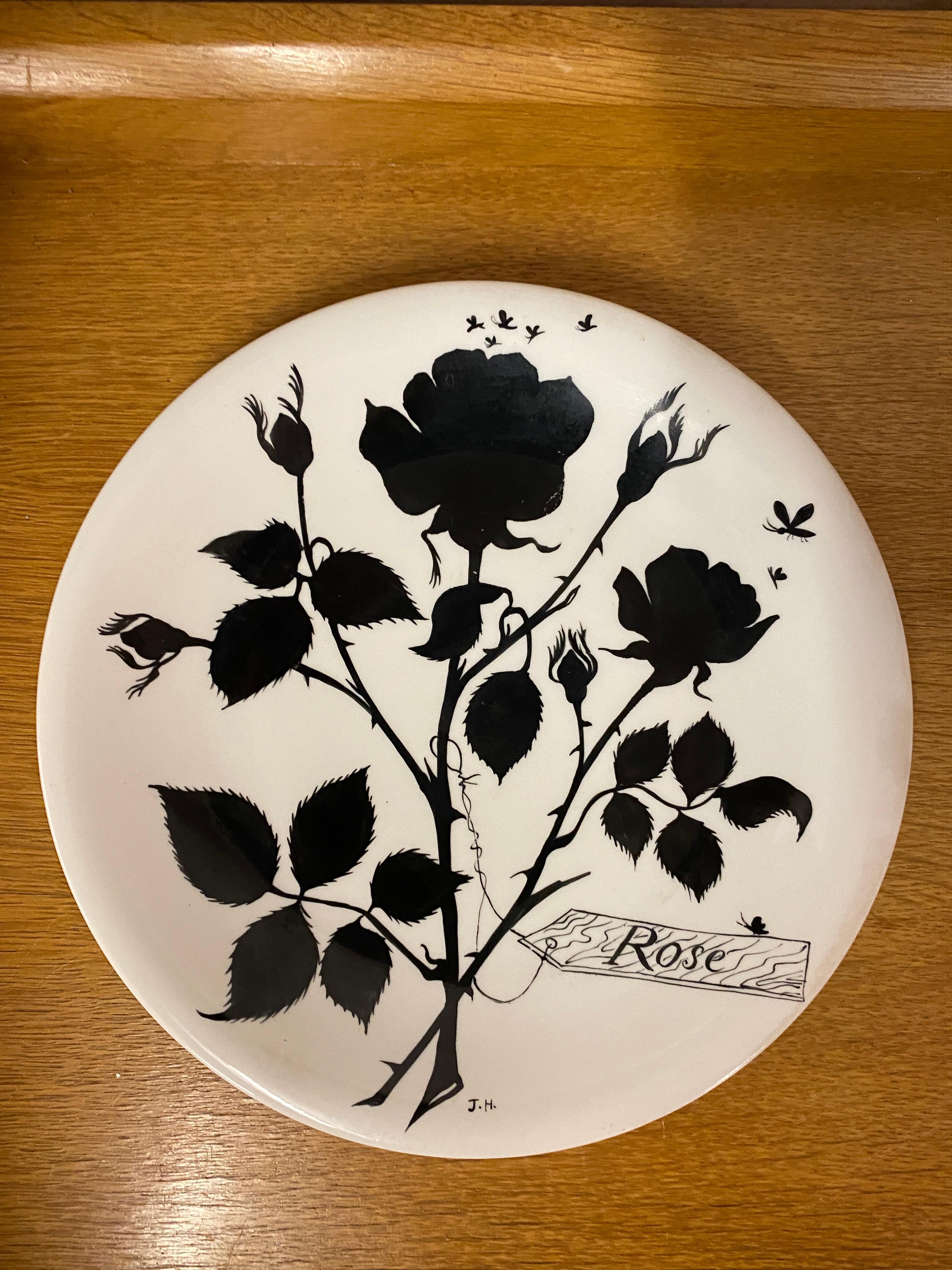 Jeannine Hétreau, Plate Decorated with Stylized Rose, for Primavera, circa 1950 In Good Condition For Sale In Saint-Ouen, FR