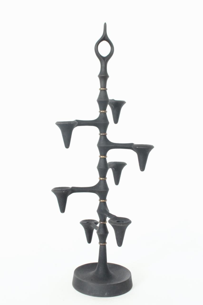 Jeans Quistgaard per Dansk Candelabro girevole in ferro nero e ottone, anni '60 in vendita 7